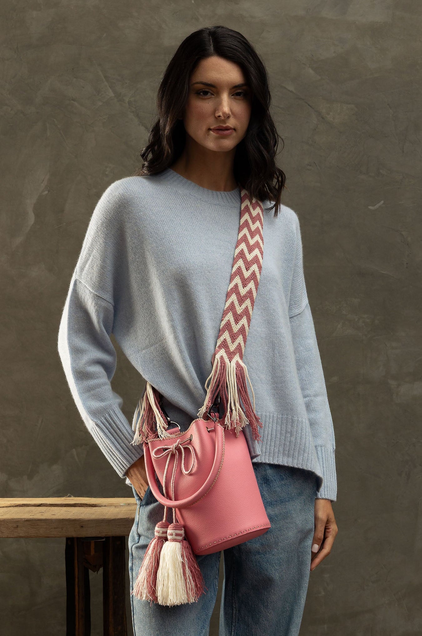 APÜNÜ BUCKET BAG SMALL / SHOCKING PINK - BB PINK #120046
