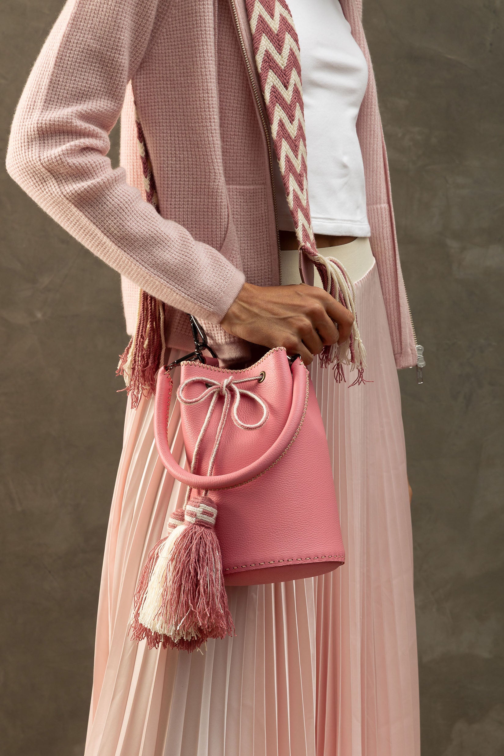 APÜNÜ BUCKET BAG SMALL / SHOCKING PINK - BB PINK #120046