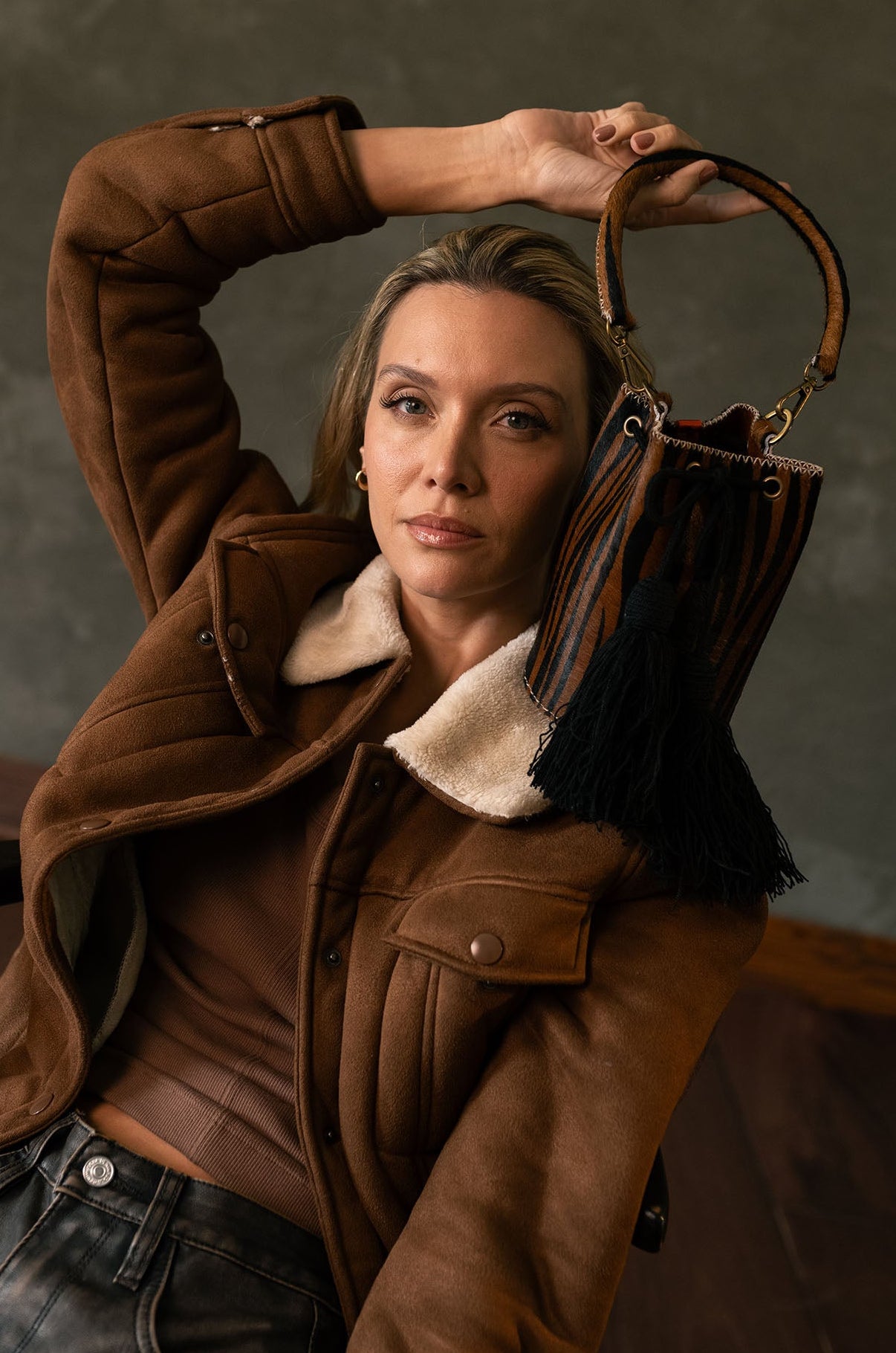 APÜNÜ BUCKET BAG  X-SMALL FURRY / TIGER COL BRW&BLK - COL BRW #350020