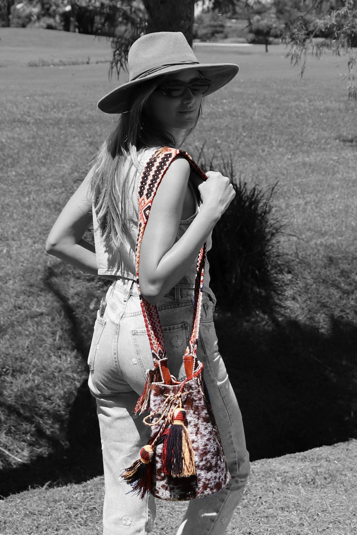 APÜNÜ BUCKET BAG LARGE FURRY / CARM&WH - COLONIAL BRW #100007