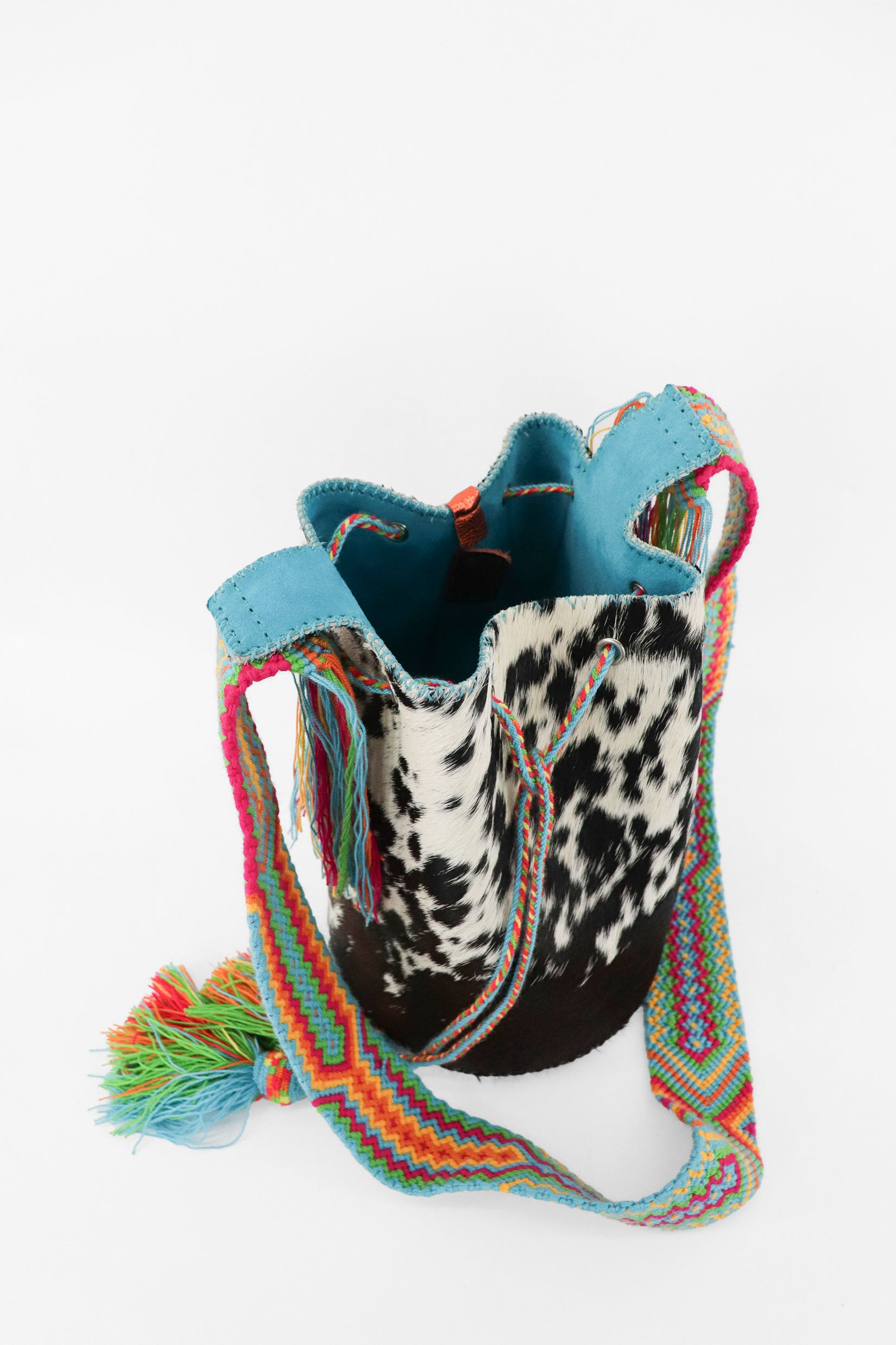 APÜNÜ BUCKET BAG LARGE FURRY / BLK&WH  - BRIGHT BLUE #100013
