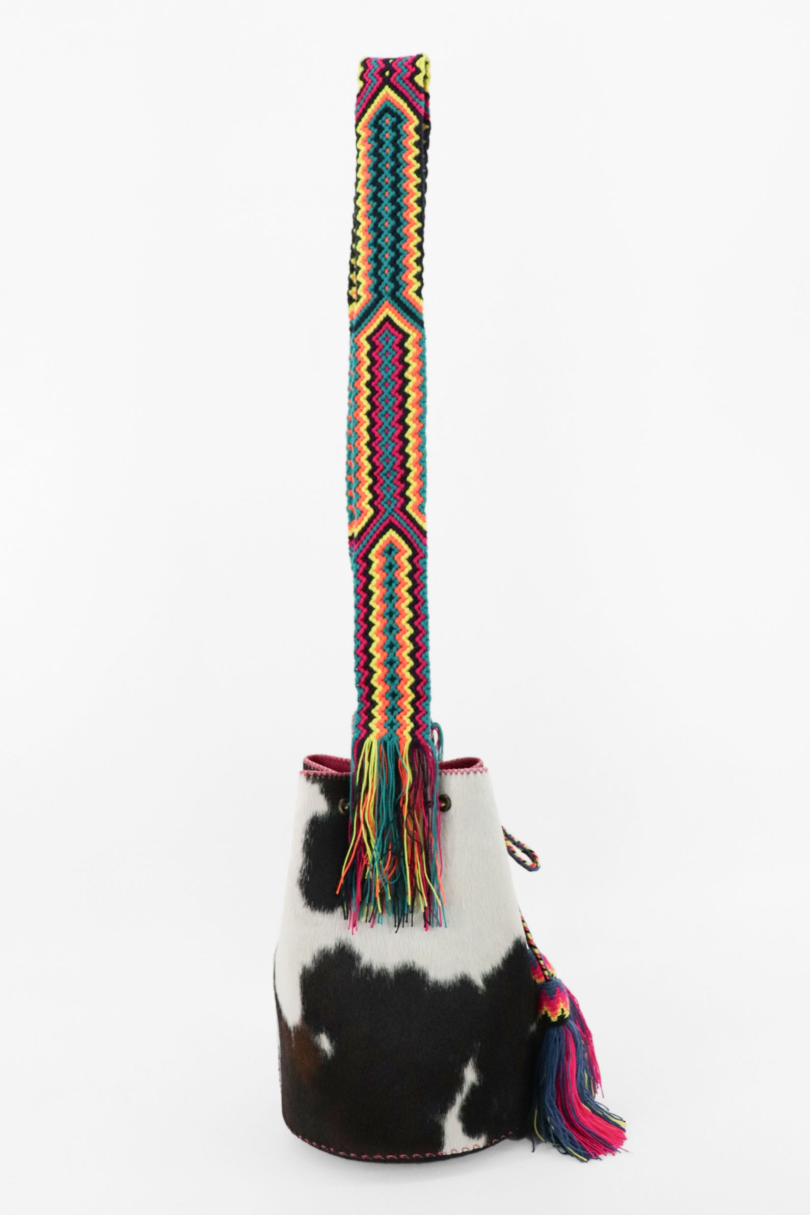 APÜNÜ BUCKET BAG LARGE FURRY / BLK&WH - FUCHSIA #100014