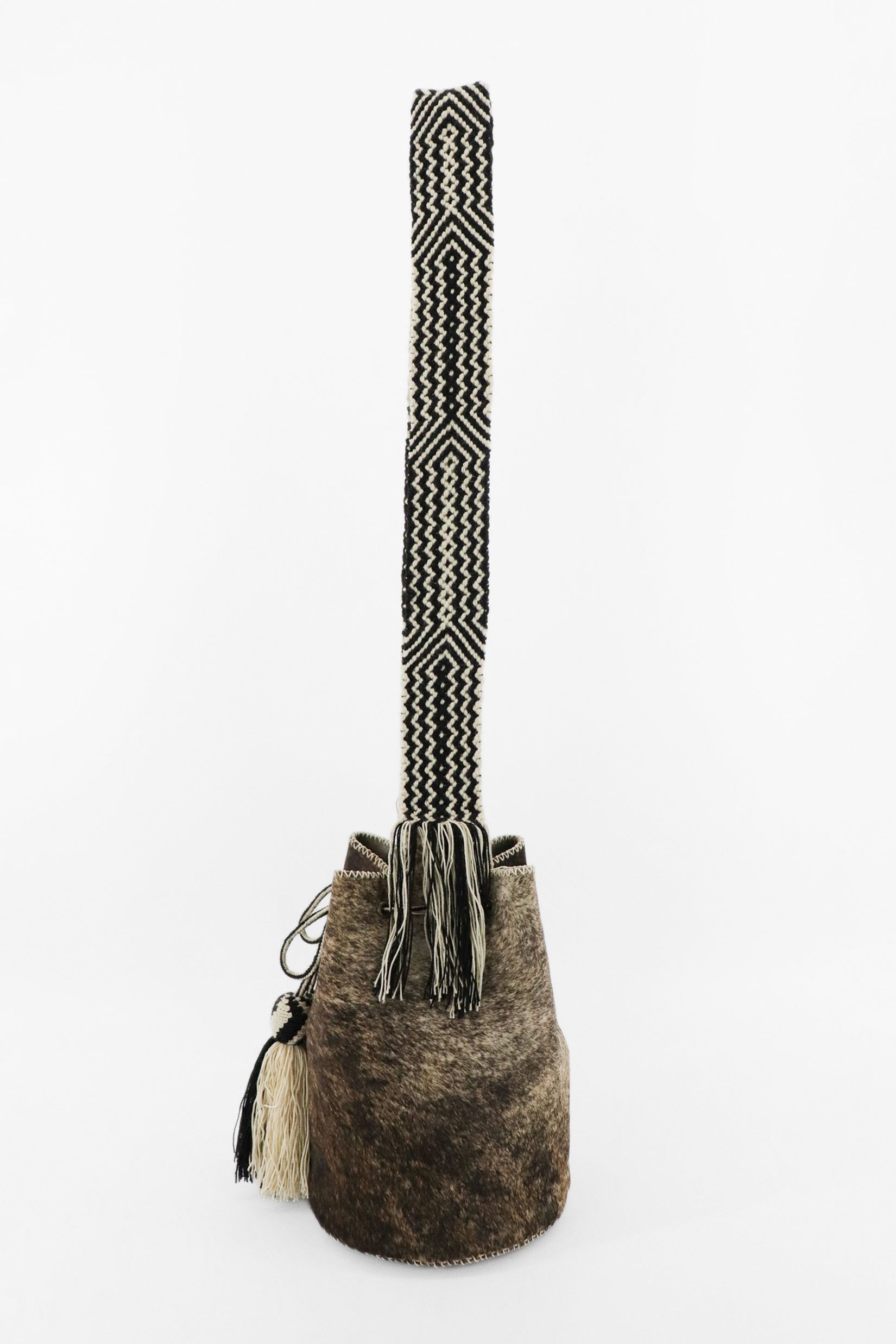 APÜNÜ BUCKET BAG LARGE FURRY / TAUP&BLK  - BEIGE #100005