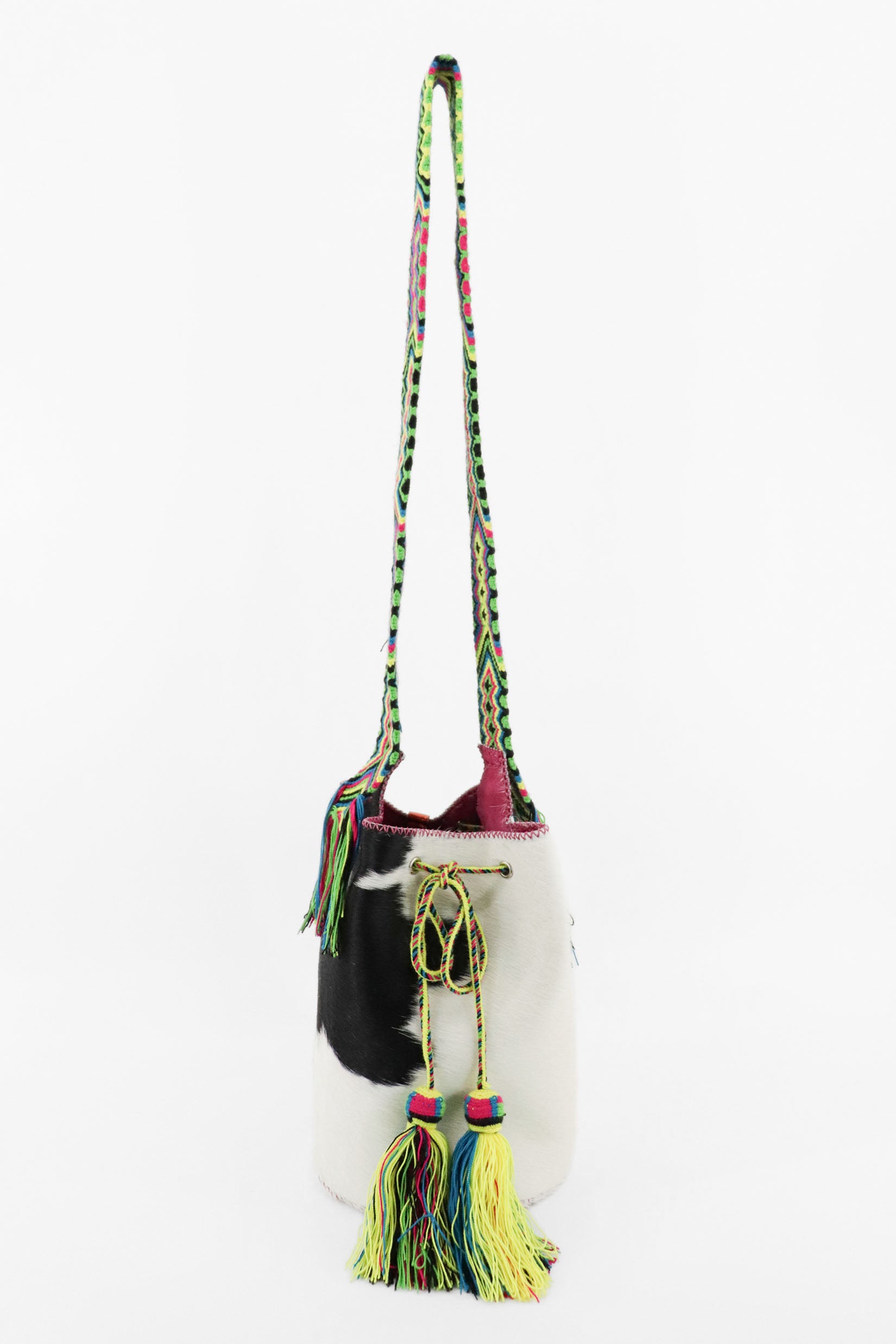 APÜNÜ BUCKET BAG LARGE FURRY / WH&BLK - FUCHSIA #100012