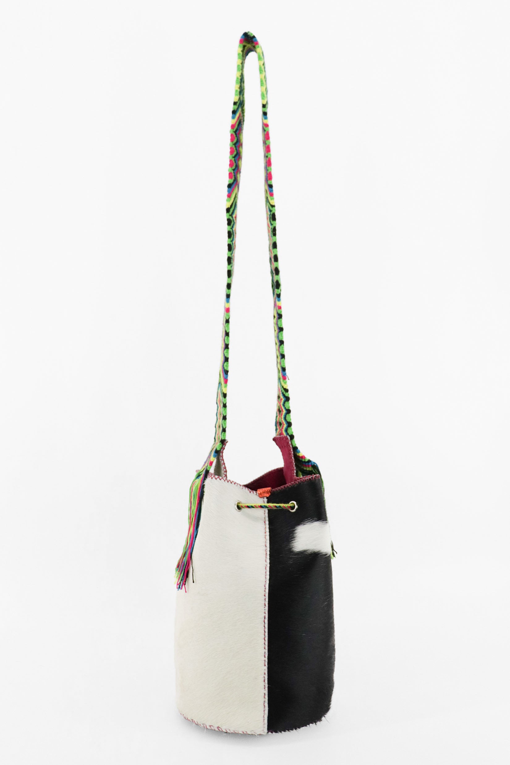 APÜNÜ BUCKET BAG LARGE FURRY / WH&BLK - FUCHSIA #100012