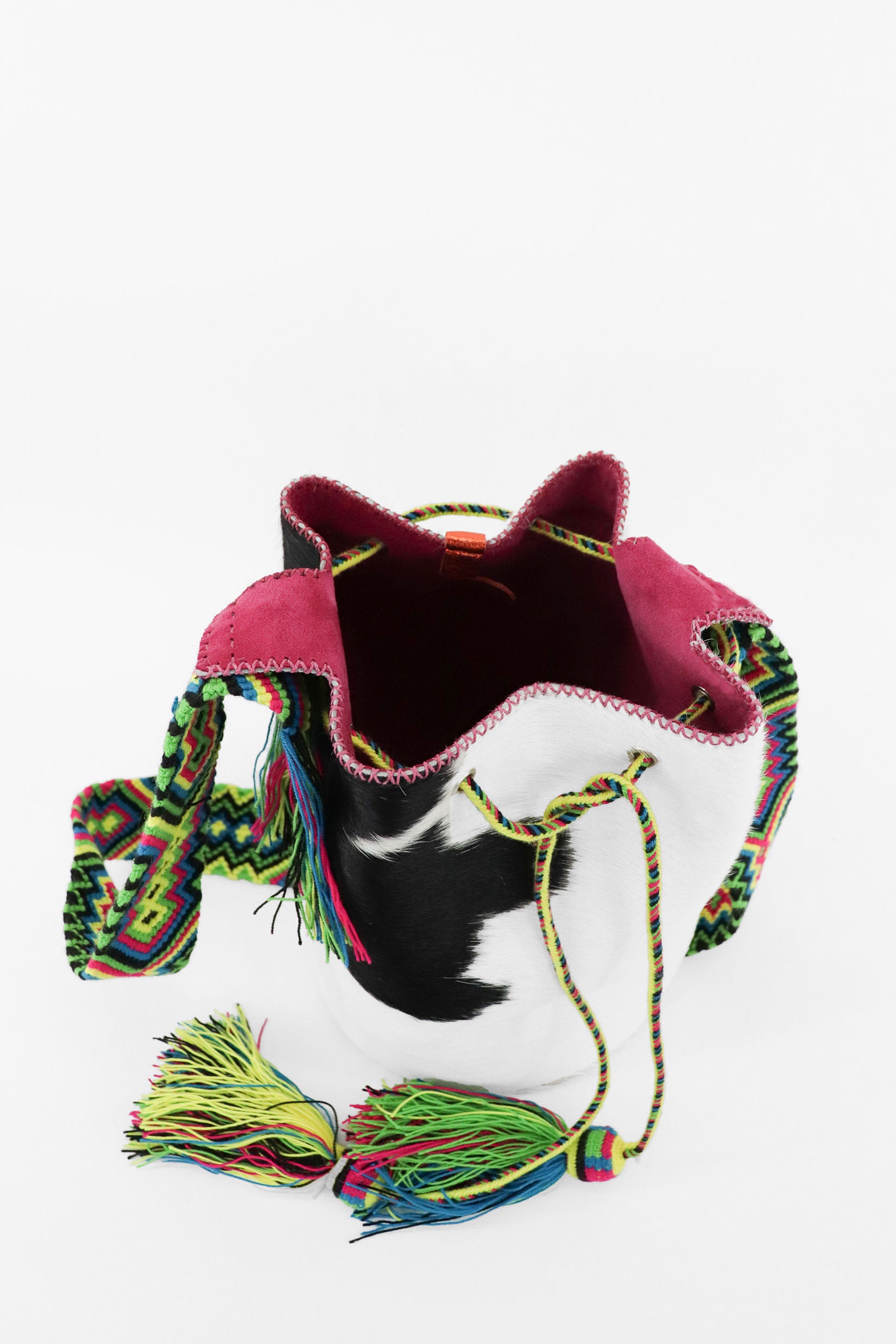 APÜNÜ BUCKET BAG LARGE FURRY / WH&BLK - FUCHSIA #100012