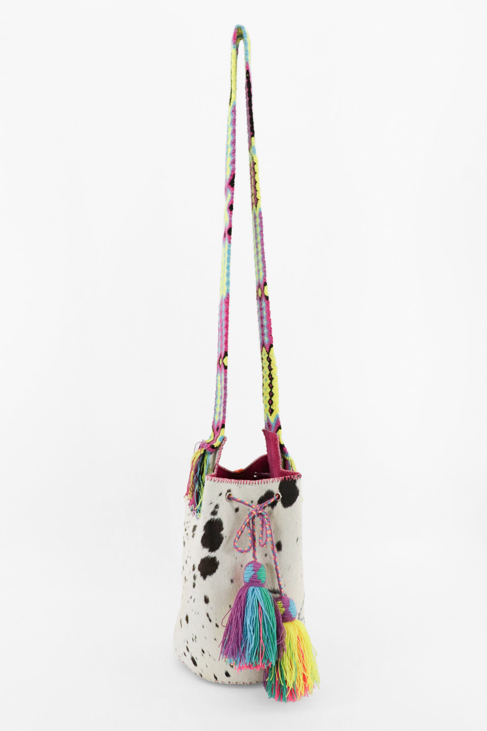 APÜNÜ BUCKET BAG LARGE FURRY / WH&BLK - FUCHSIA #100015