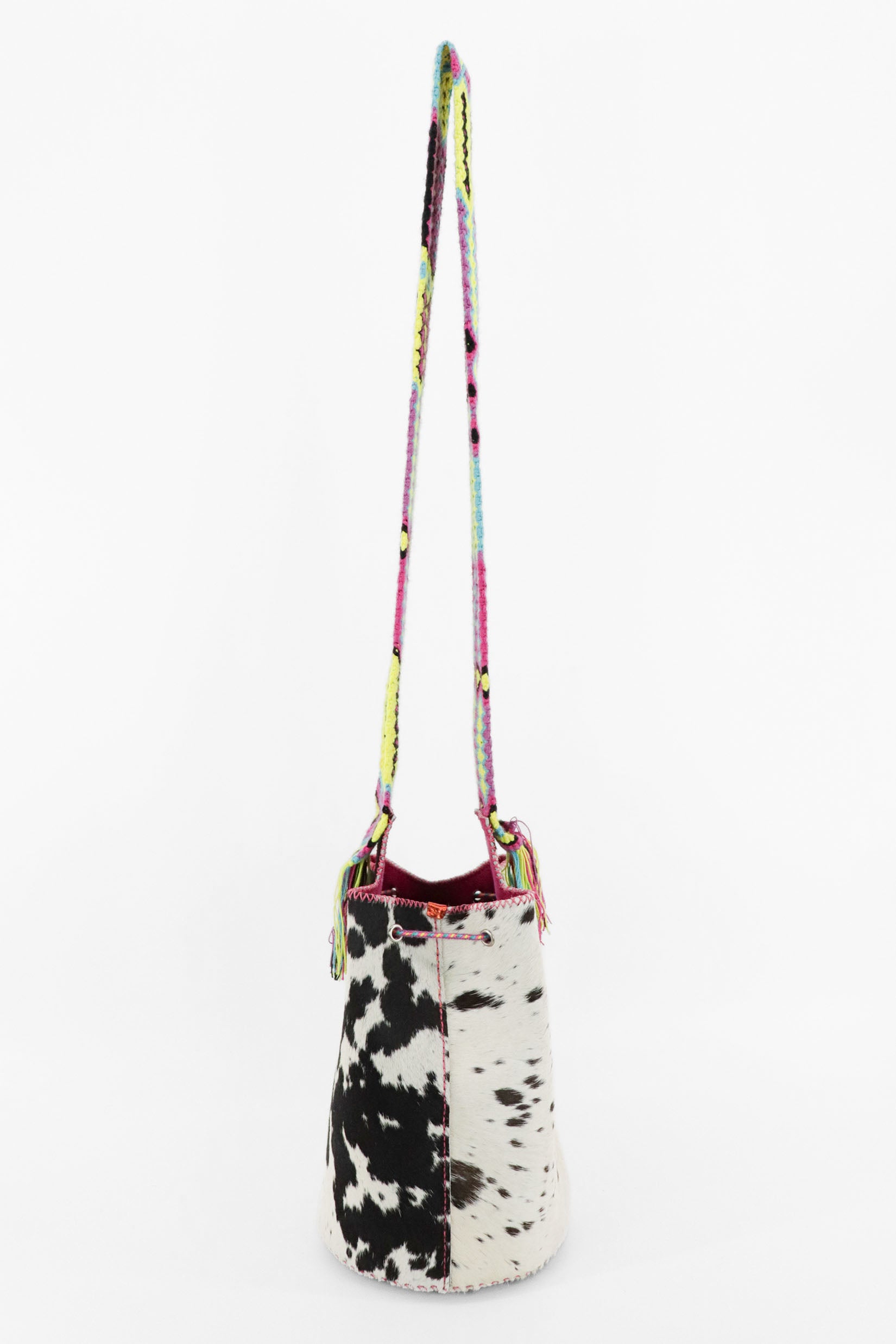 APÜNÜ BUCKET BAG LARGE FURRY / WH&BLK - FUCHSIA #100015