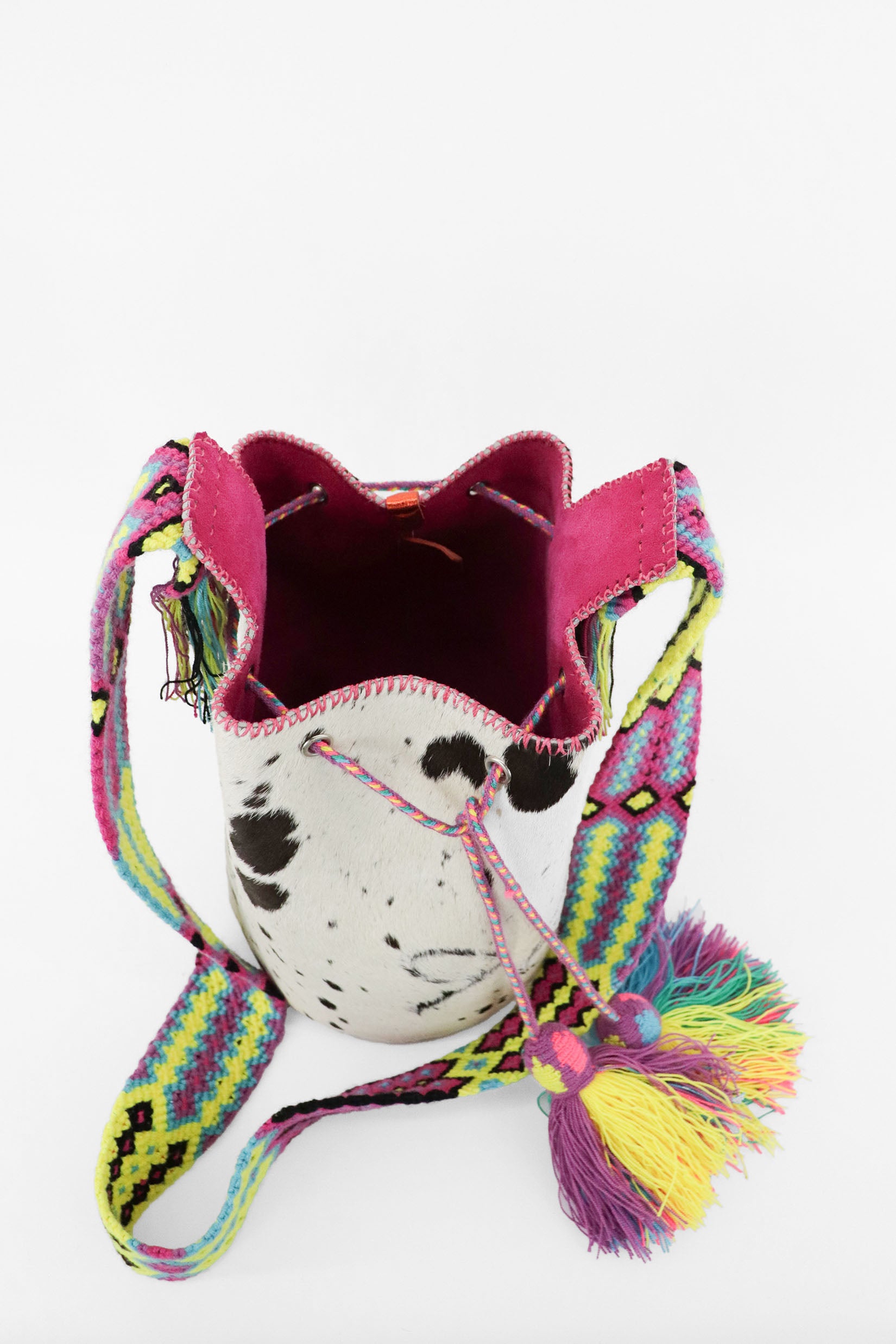APÜNÜ BUCKET BAG LARGE FURRY / WH&BLK - FUCHSIA #100015
