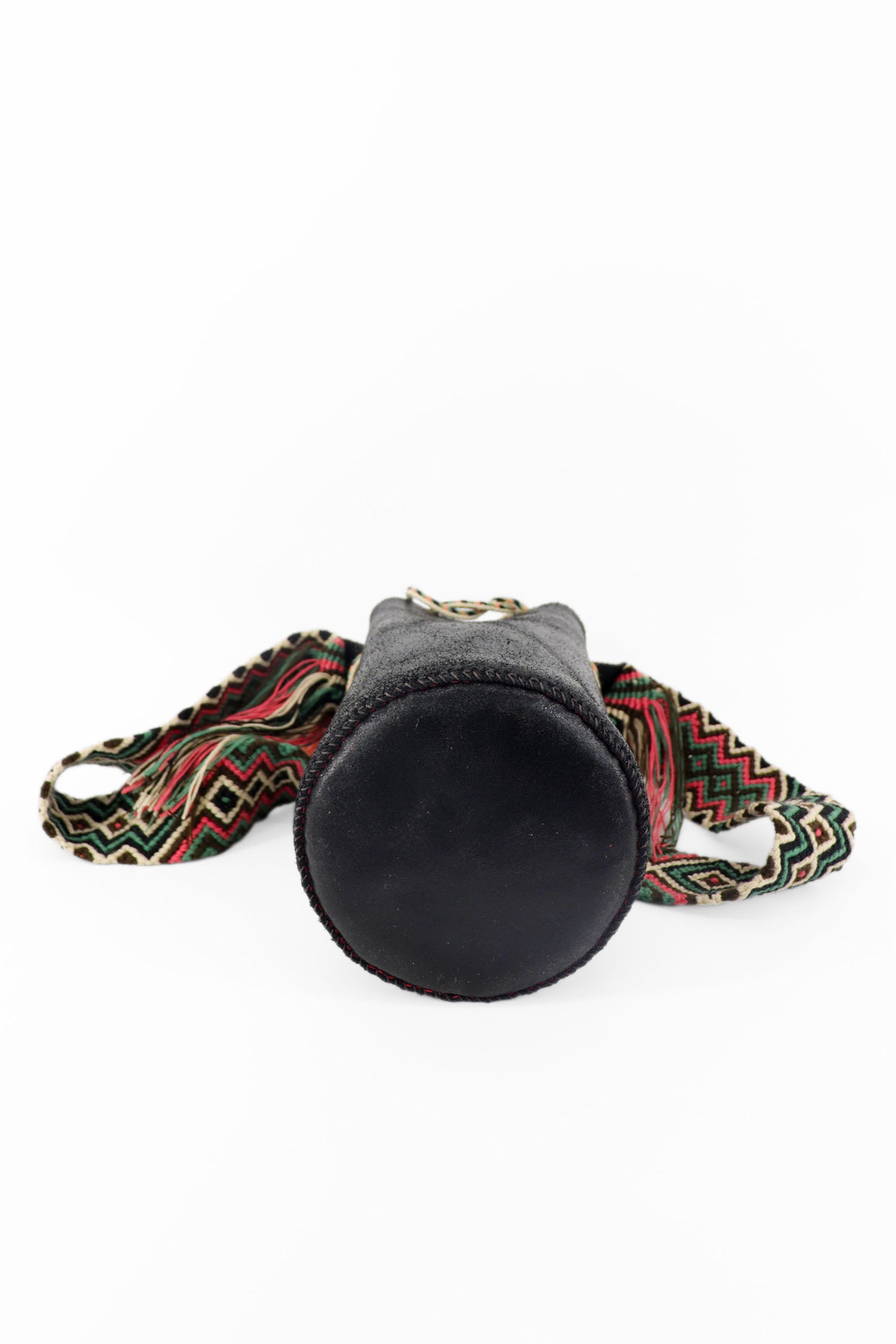 APÜNÜ BUCKET BAG SMALL / BLACK - DARK SALMON #120036