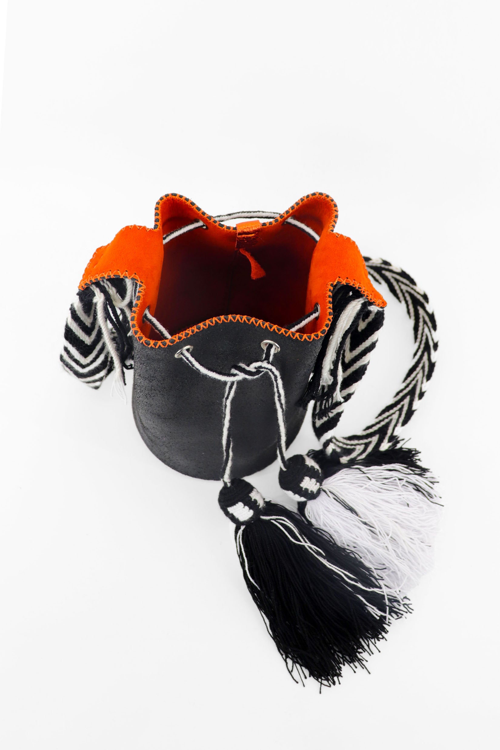 APÜNÜ BUCKET BAG SMALL / BLACK - ORANGE #120037