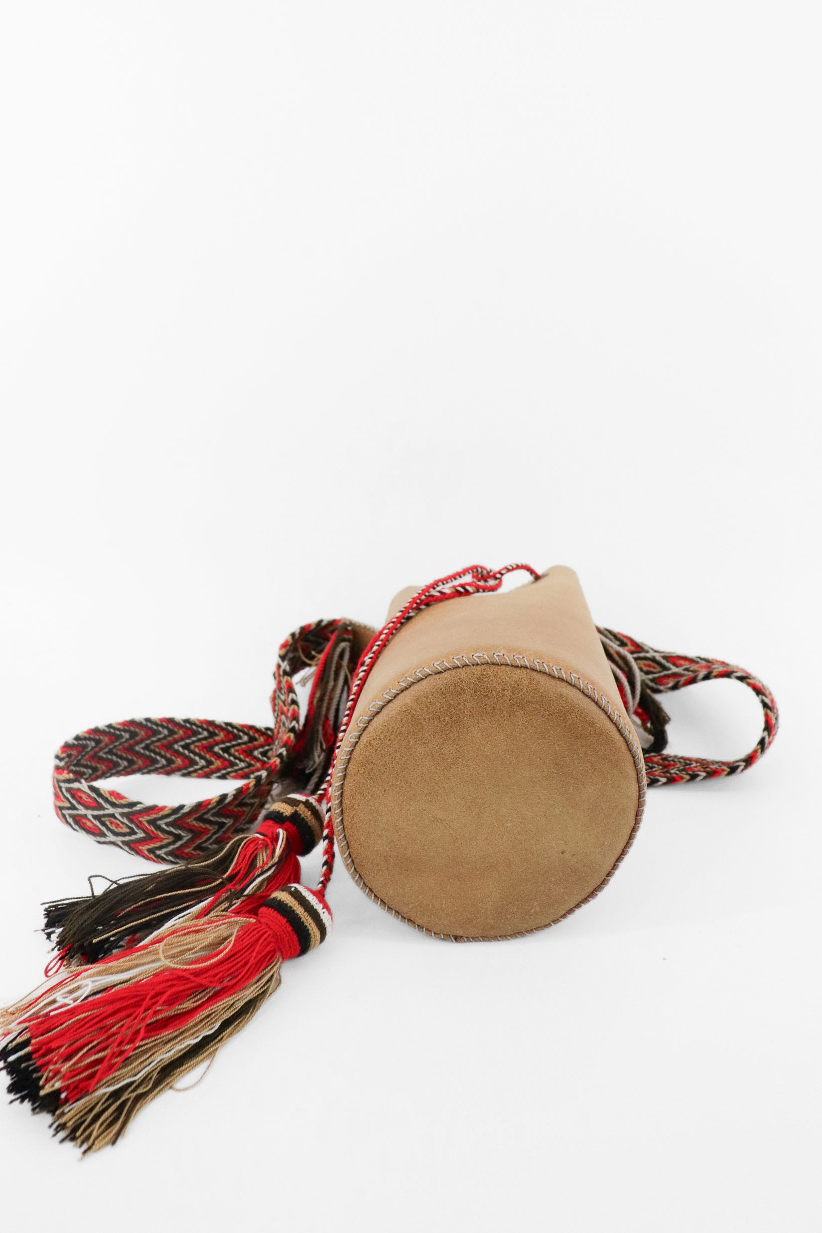 APÜNÜ BUCKET BAG SMALL / CAMEL - RED #120009