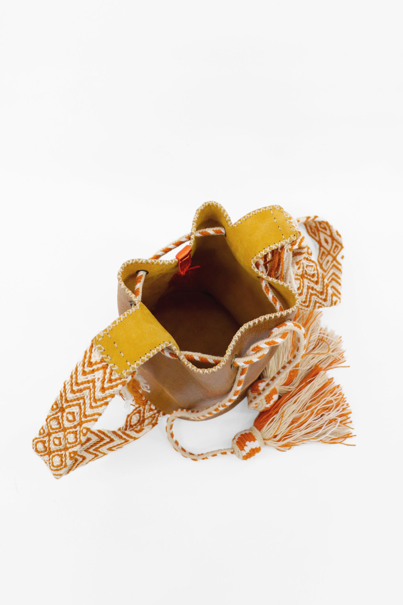 APÜNÜ BUCKET BAG SMALL / DRK CAMEL - MUSTARD #120027