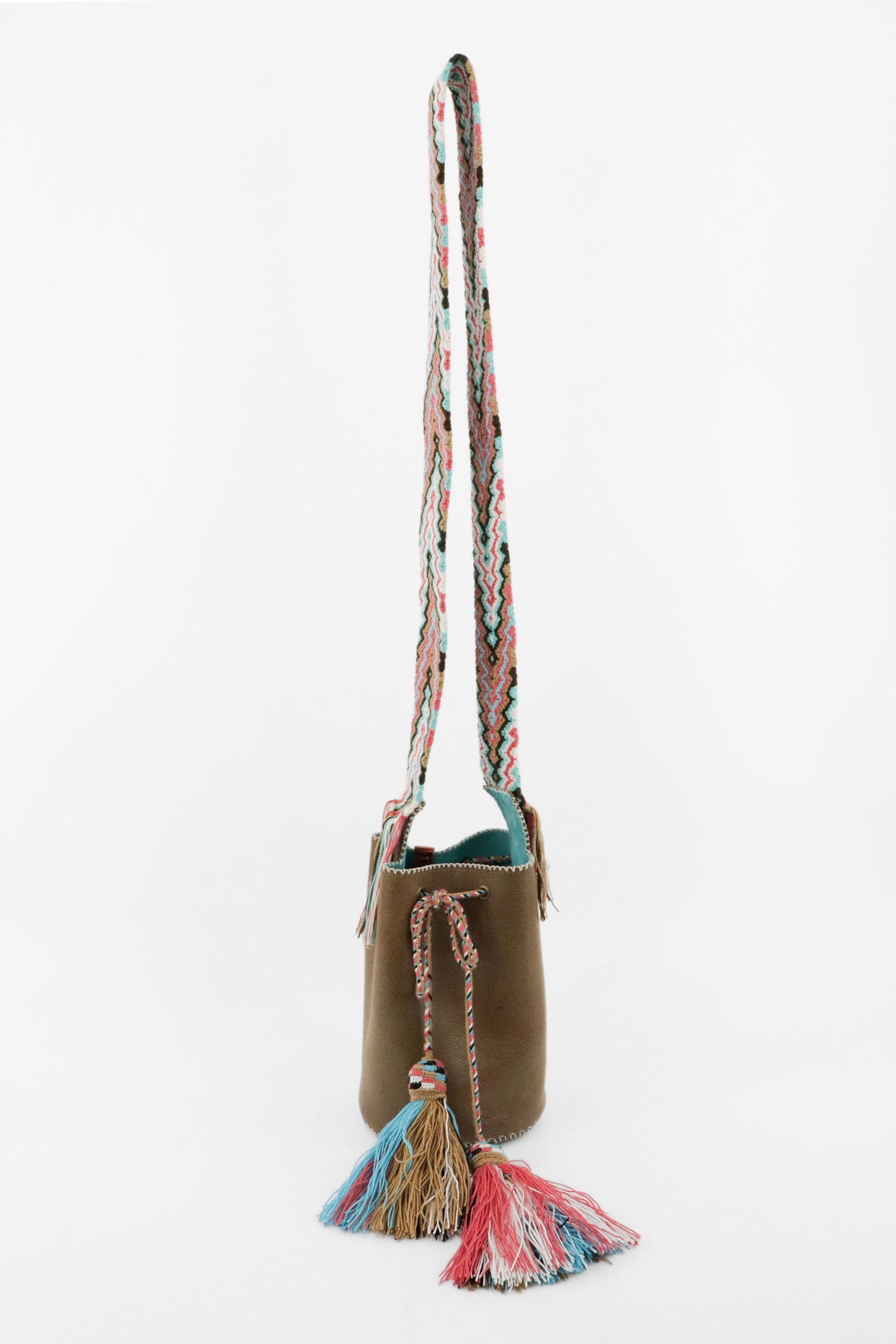 APÜNÜ BUCKET BAG SMALL / DARK CAMEL - LIGHT TURQUOISE #120006
