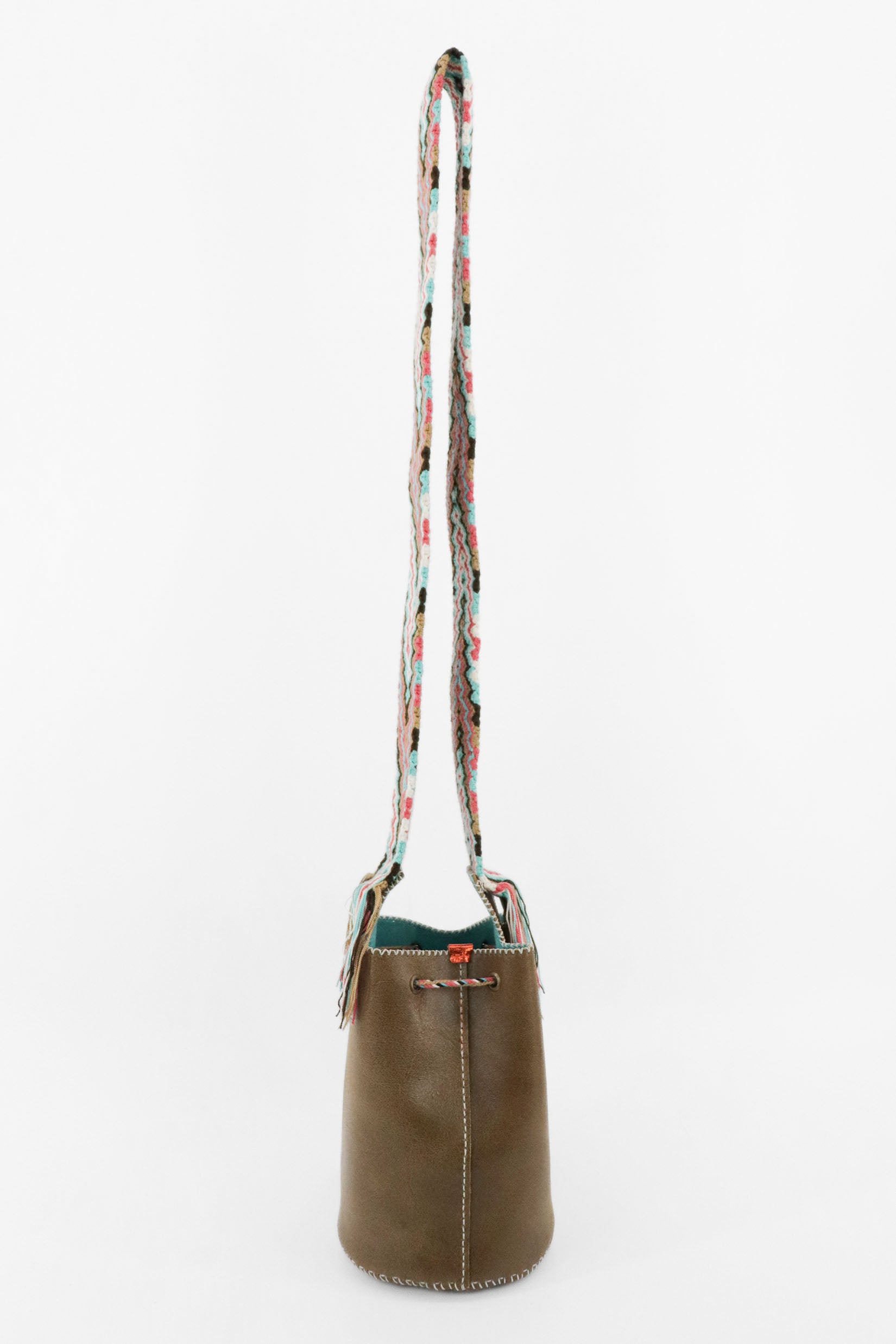 APÜNÜ BUCKET BAG SMALL / DARK CAMEL - LIGHT TURQUOISE #120006
