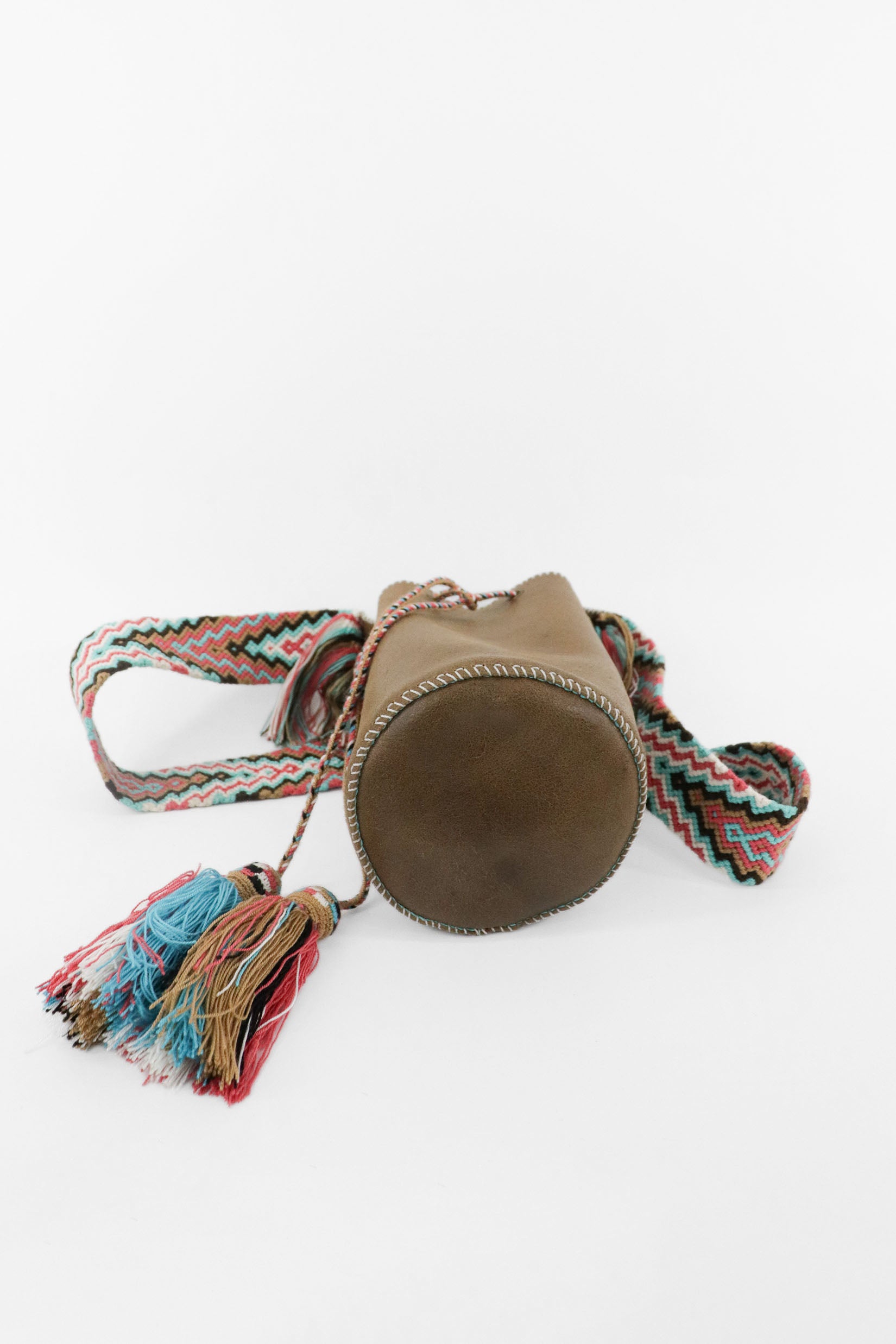 APÜNÜ BUCKET BAG SMALL / DARK CAMEL - LIGHT TURQUOISE #120006