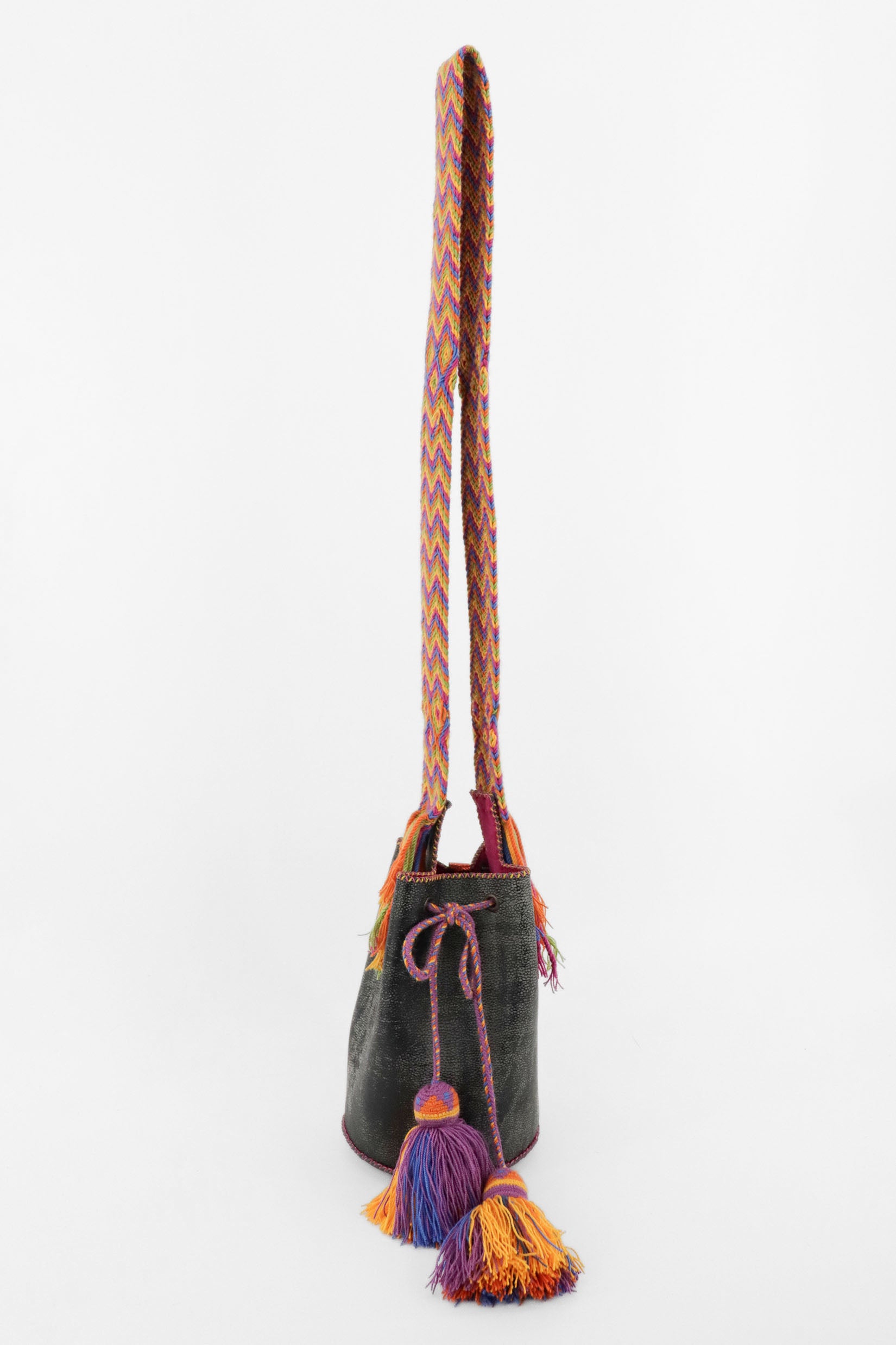 APÜNÜ BUCKET BAG SMALL / BLACK - FUCHSIA #120008