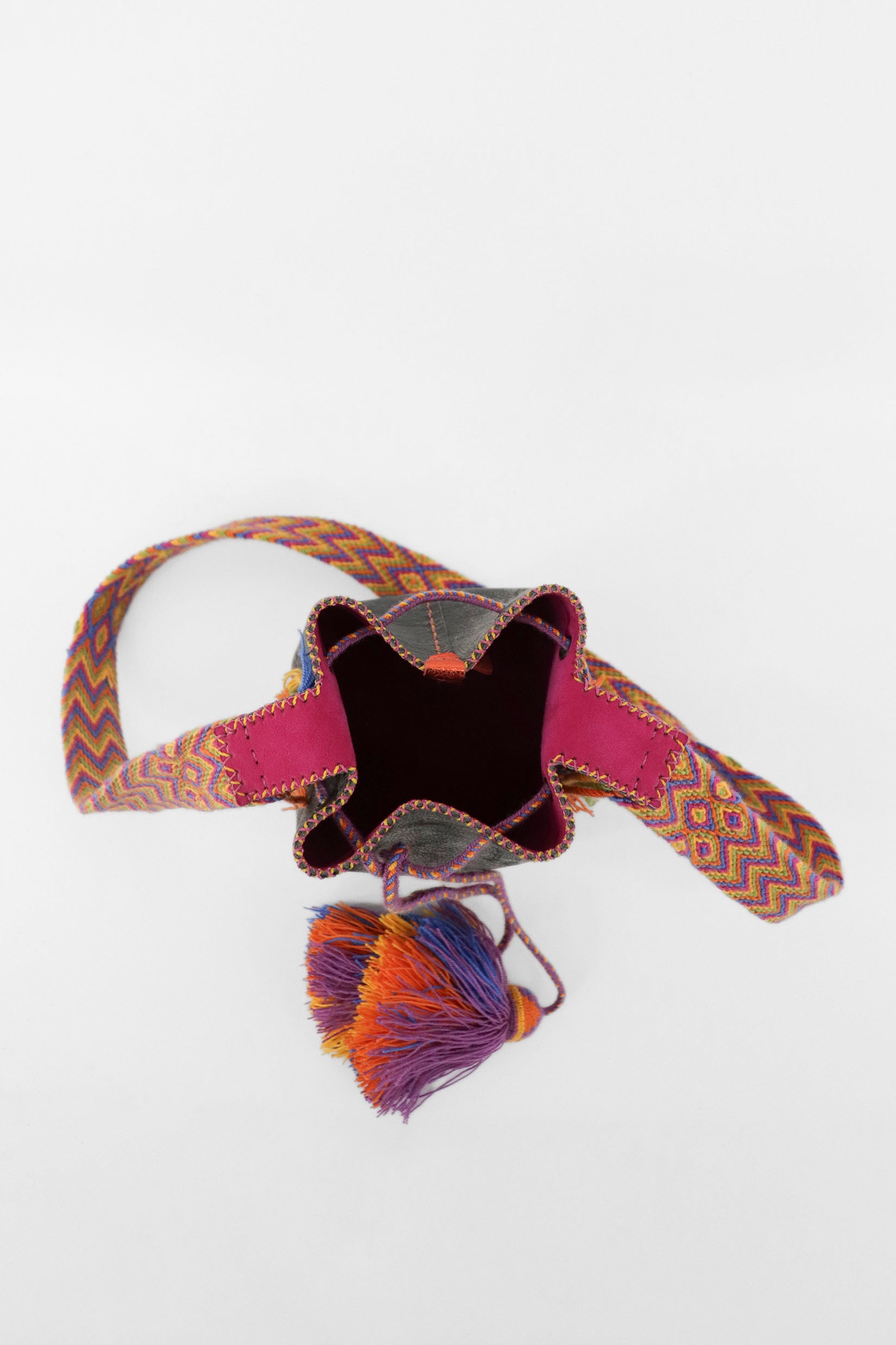 APÜNÜ BUCKET BAG SMALL / BLACK - FUCHSIA #120008