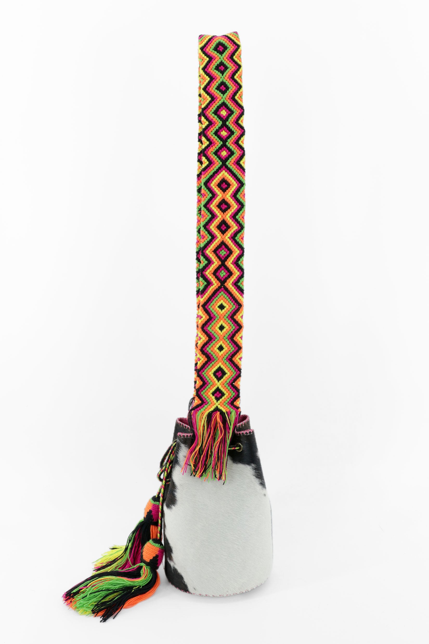 APÜNÜ BUCKET BAG SMALL FURRY / BLK&WH - FUCHSIA #130011