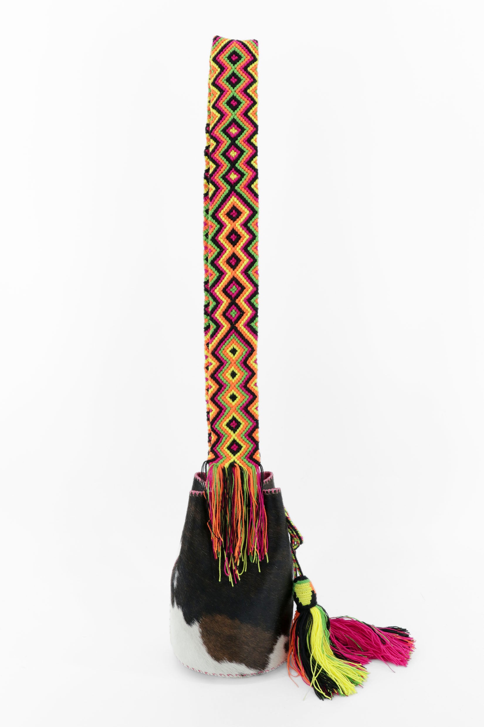 APÜNÜ BUCKET BAG SMALL FURRY / BLK&WH - FUCHSIA #130011