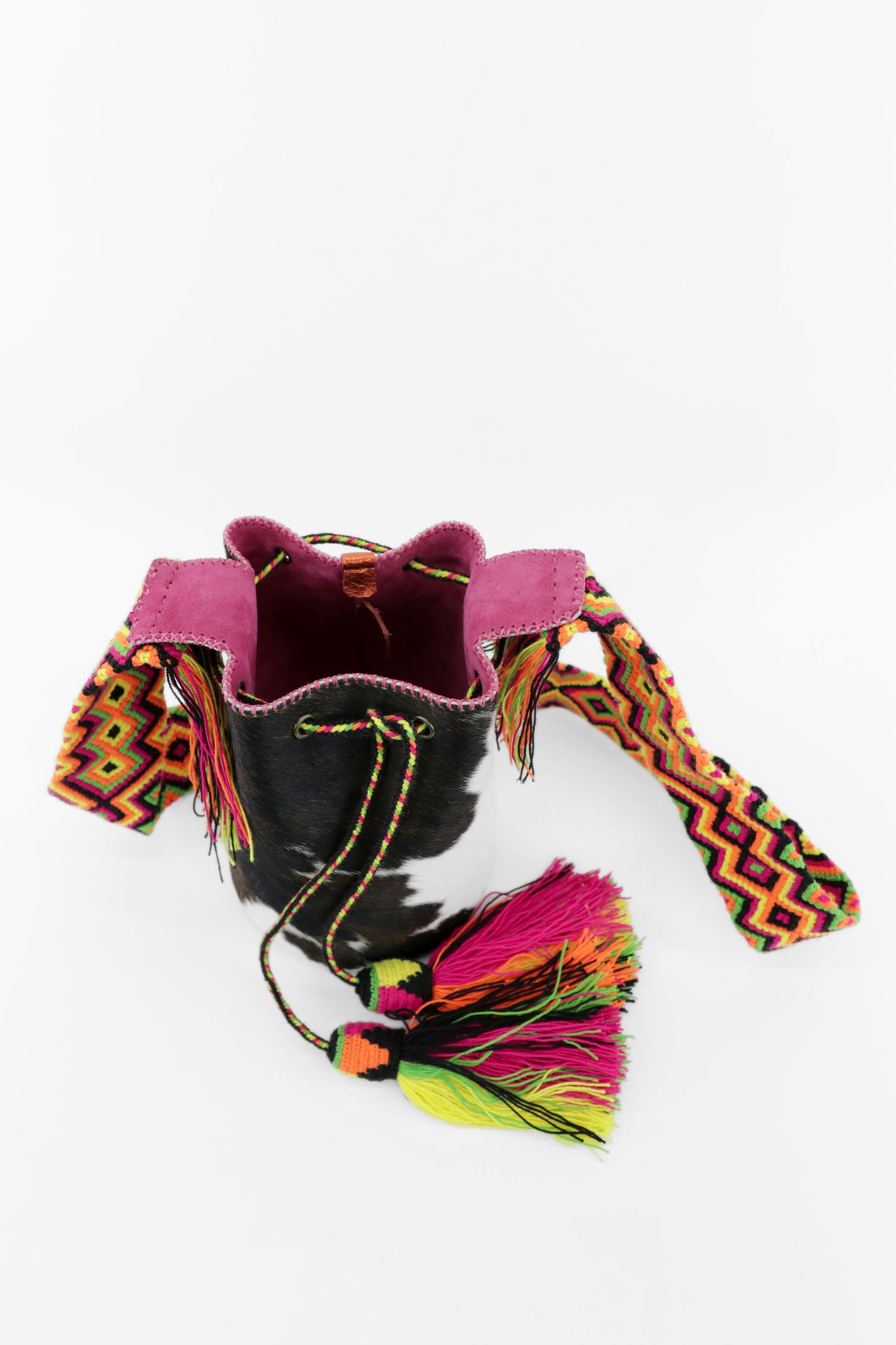 APÜNÜ BUCKET BAG SMALL FURRY / BLK&WH - FUCHSIA #130011