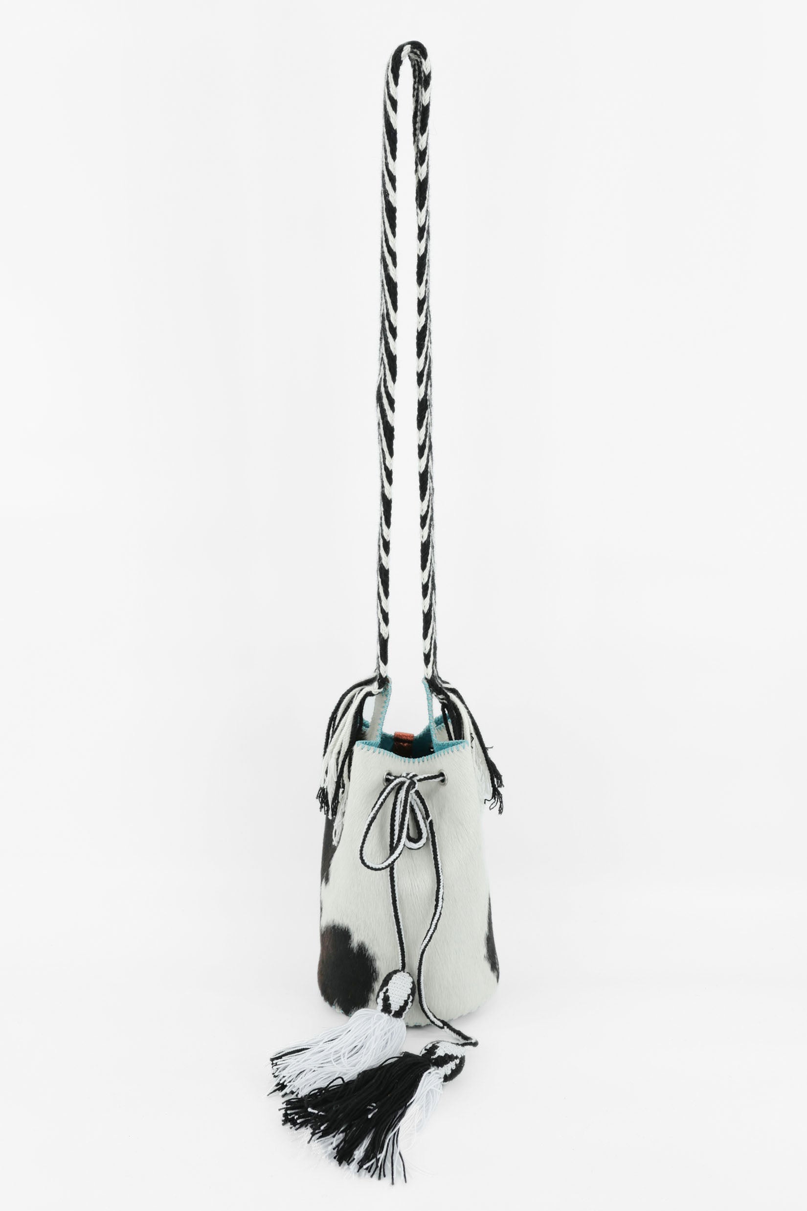 APÜNÜ BUCKET BAG SMALL FURRY / B&W - LIGHT TURQUOISE #130001