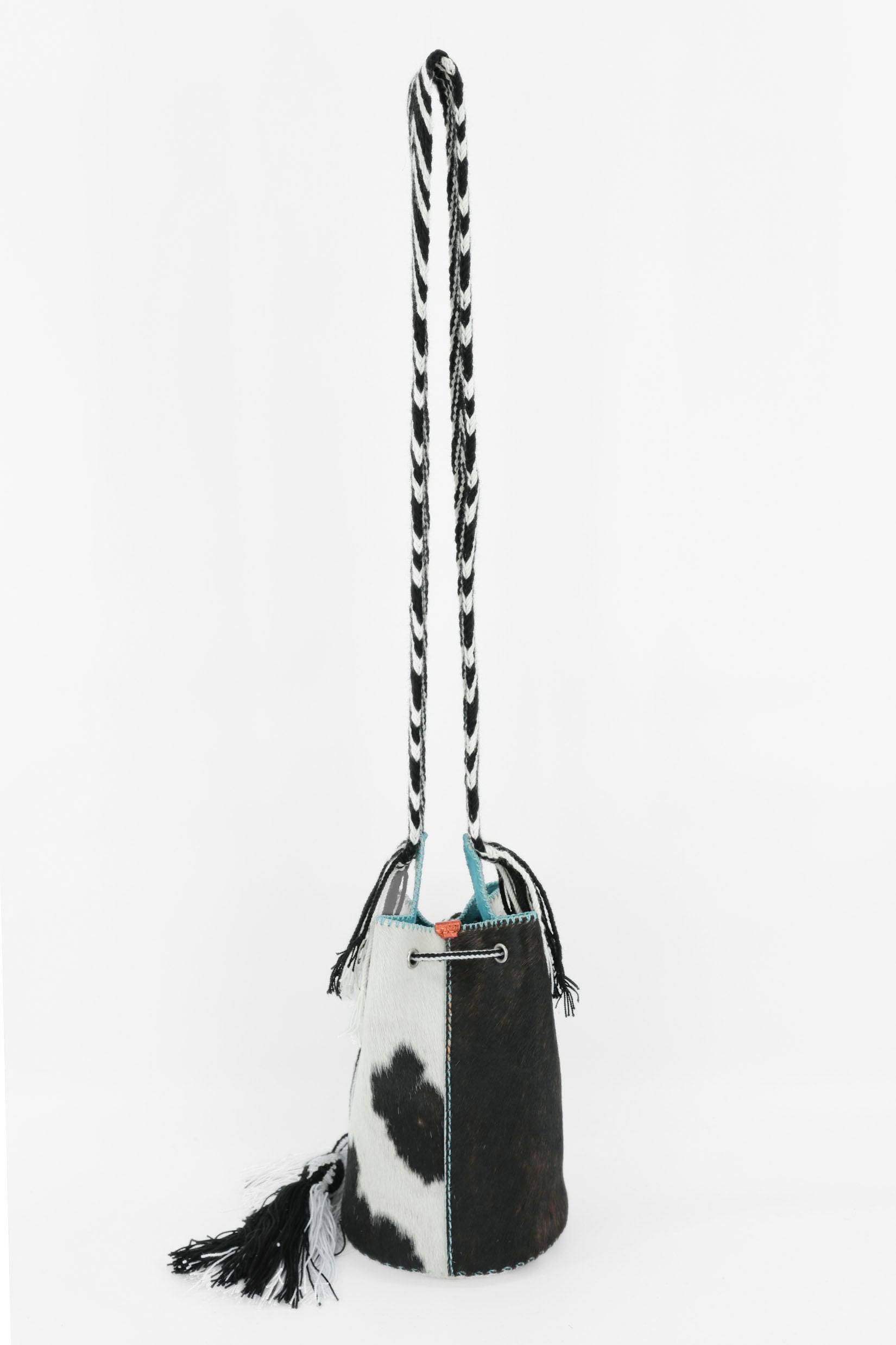 APÜNÜ BUCKET BAG SMALL FURRY / B&W - LIGHT TURQUOISE #130001