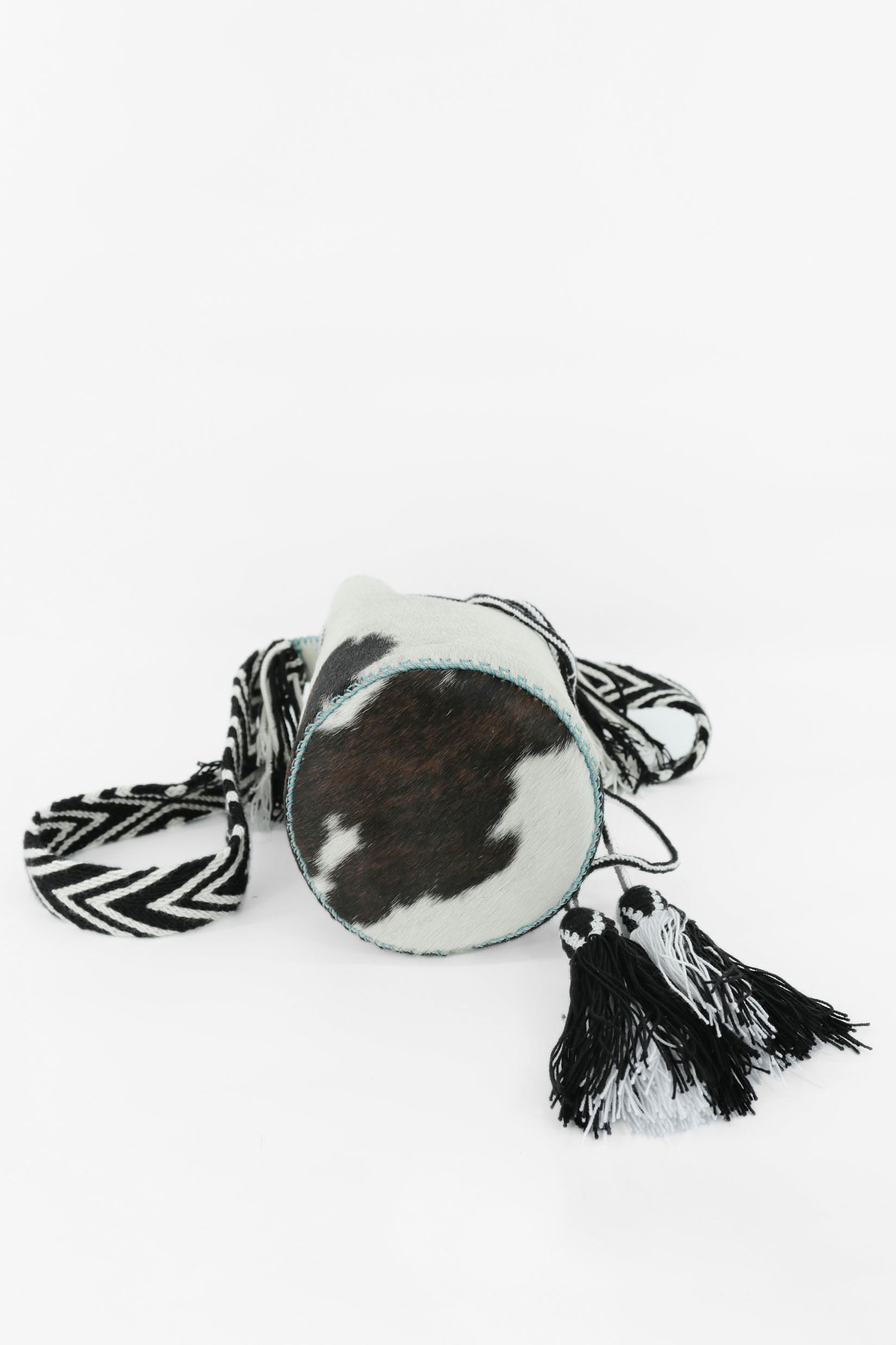 APÜNÜ BUCKET BAG SMALL FURRY / B&W - LIGHT TURQUOISE #130001