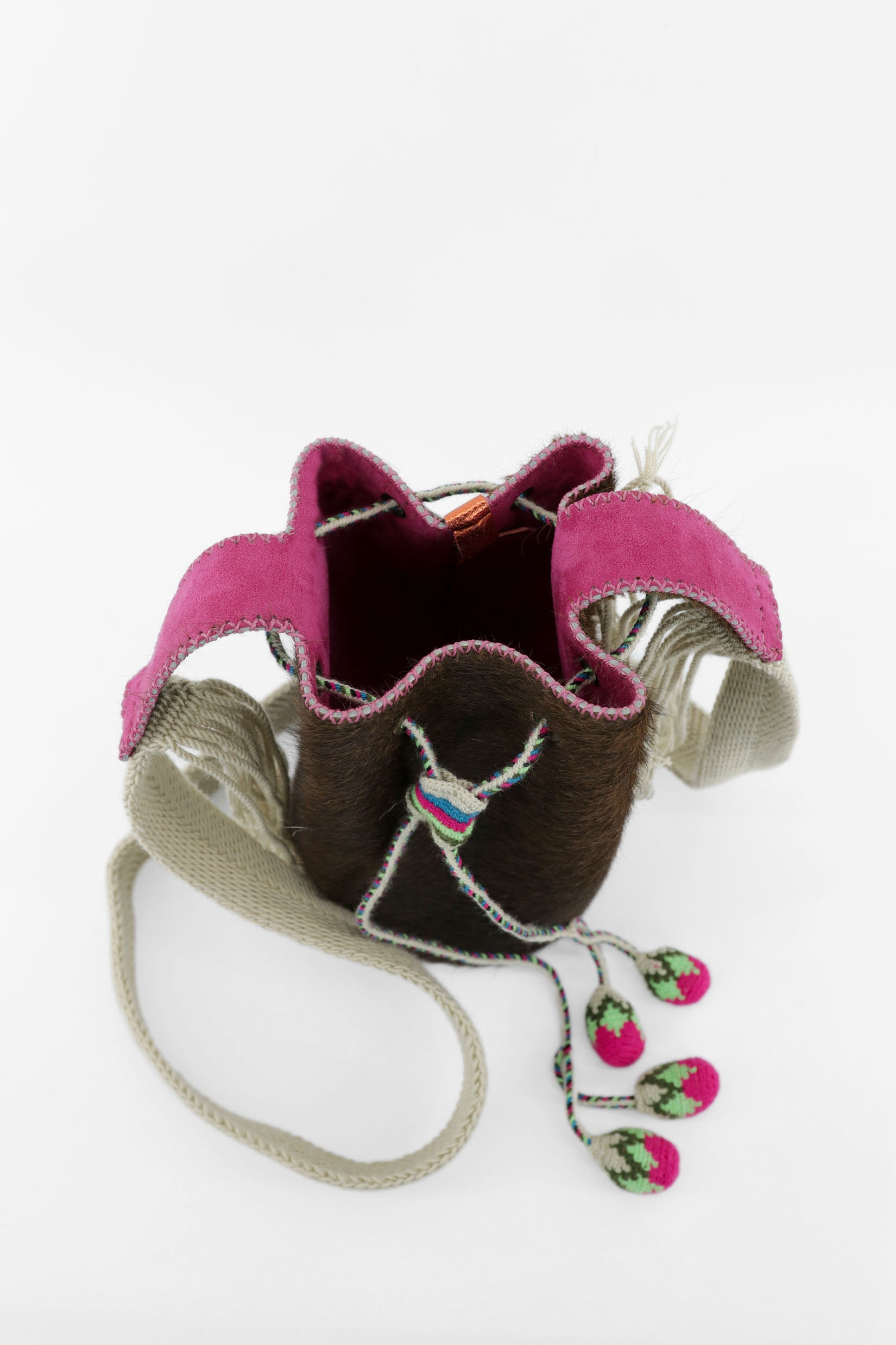 APÜNÜ BUCKET BAG SMALL FURRY / DARK BRW&WH - FUCHSIA #130015
