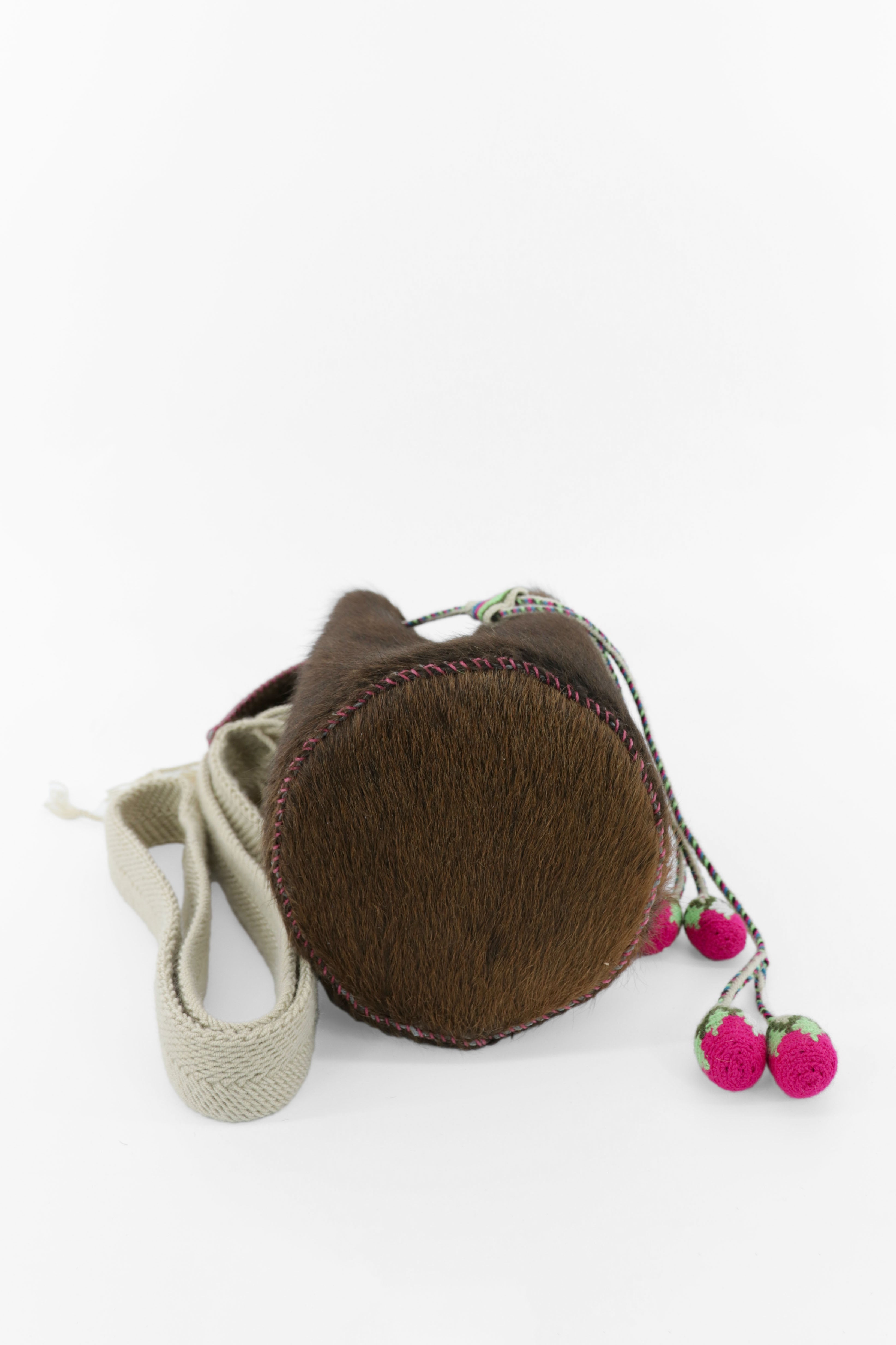 APÜNÜ BUCKET BAG SMALL FURRY / DARK BRW&WH - FUCHSIA #130015
