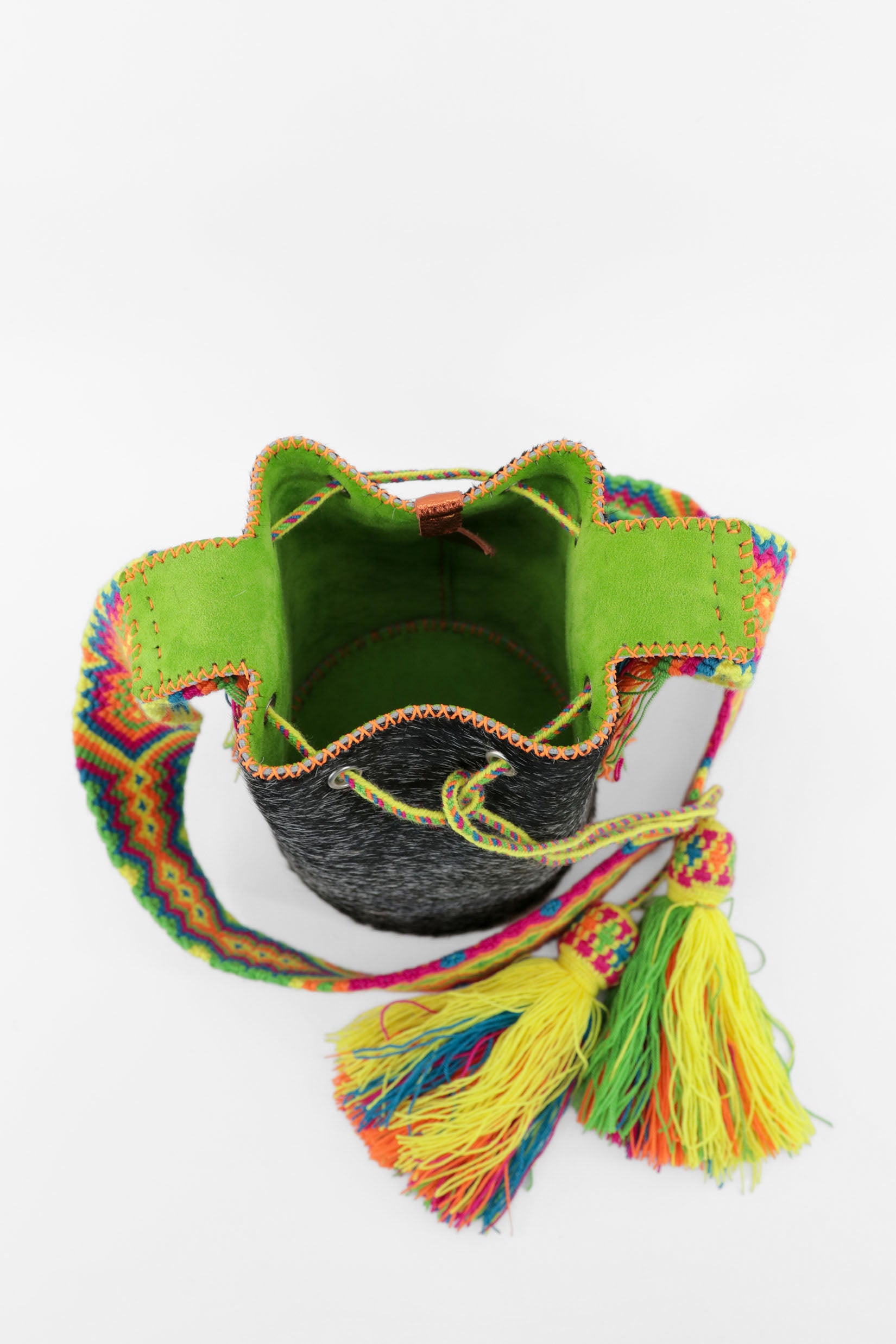 APÜNÜ BUCKET BAG SMALL / DARK GRAY - APPLE GREEN #130014