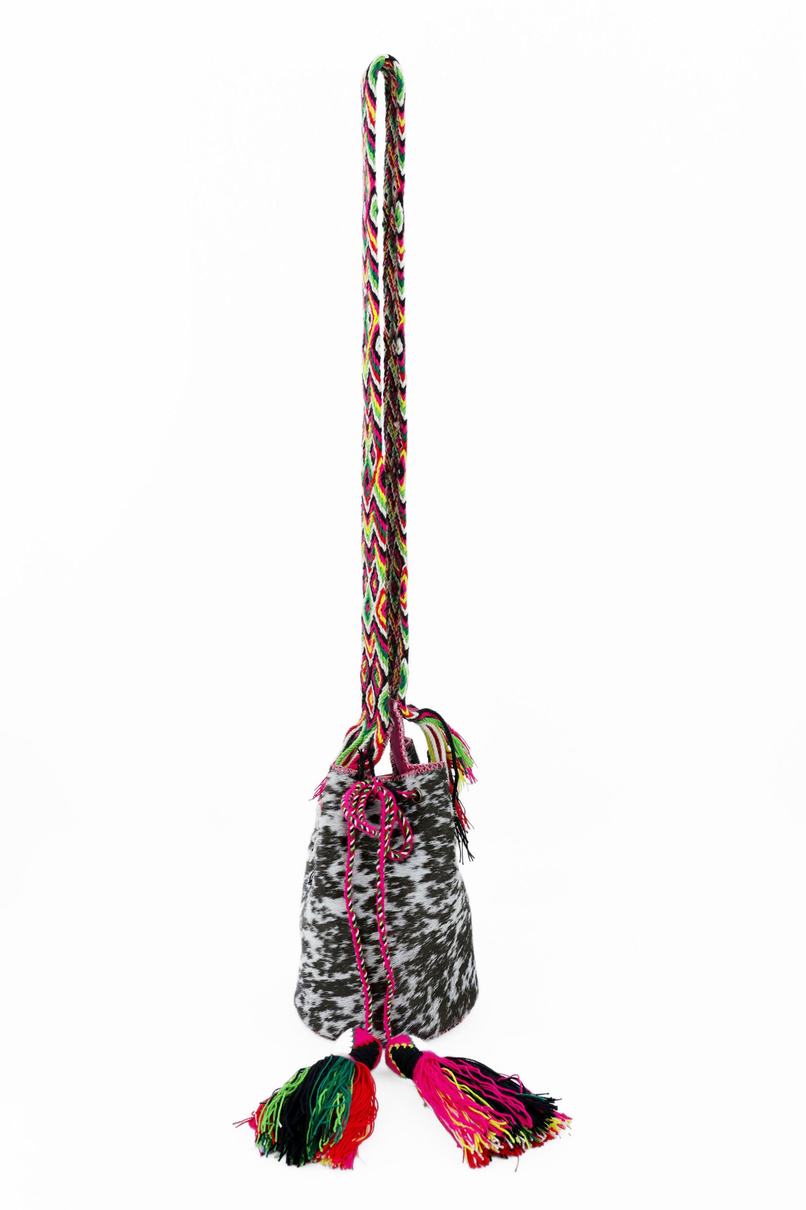 APÜNÜ BUCKET BAG SMALL FURRY / BLK&WHI - FUCHSIA #130017
