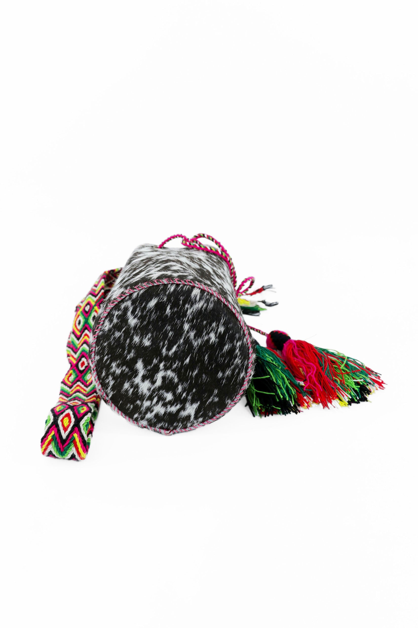 APÜNÜ BUCKET BAG SMALL FURRY / BLK&WHI - FUCHSIA #130017