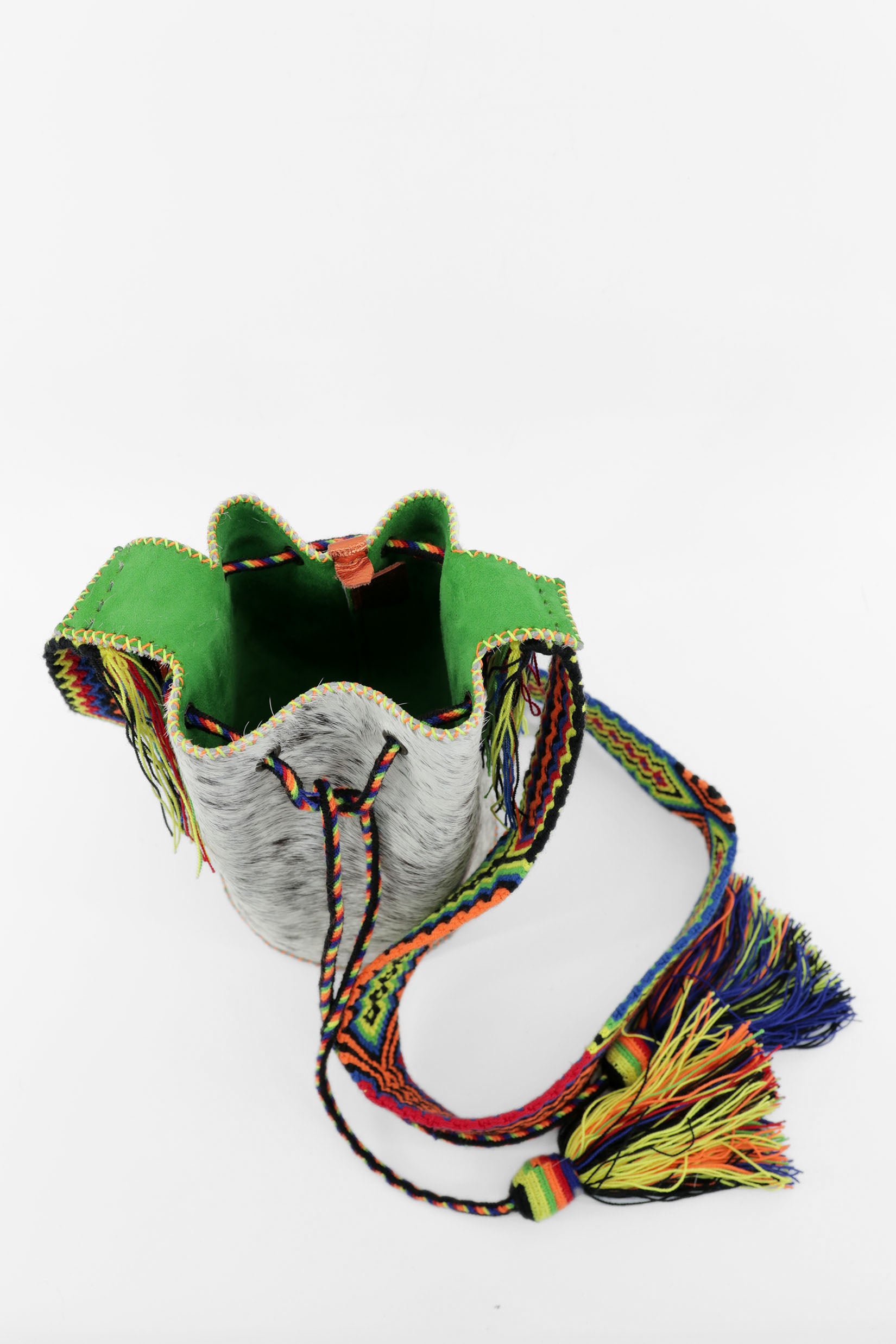 APÜNÜ BUCKET BAG SMALL FURRY / BLK&WH - APPLE GREEN #130013