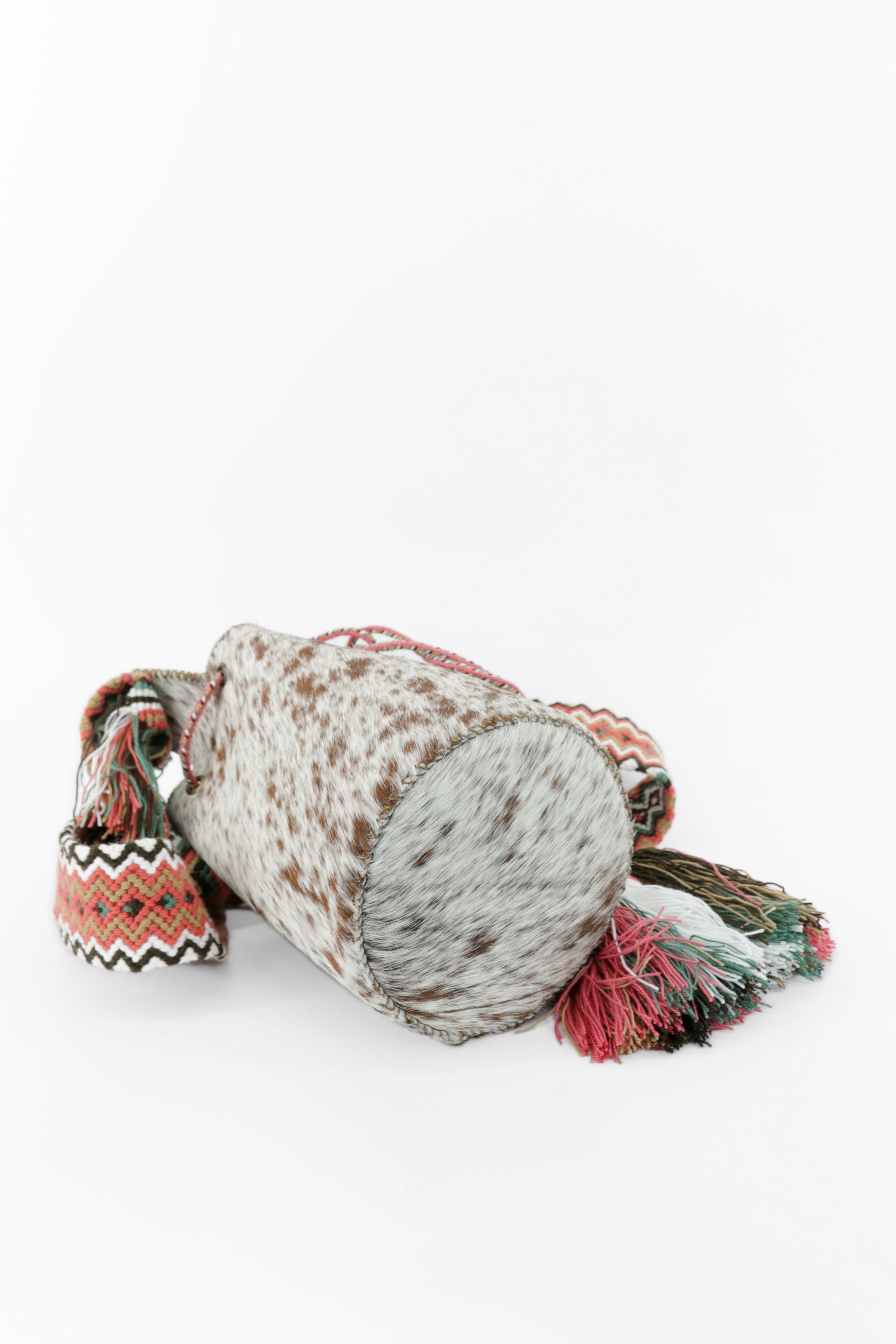 APÜNÜ BUCKET BAG SMALL FURRY / WH&CARM - DARK CAMEL #130003