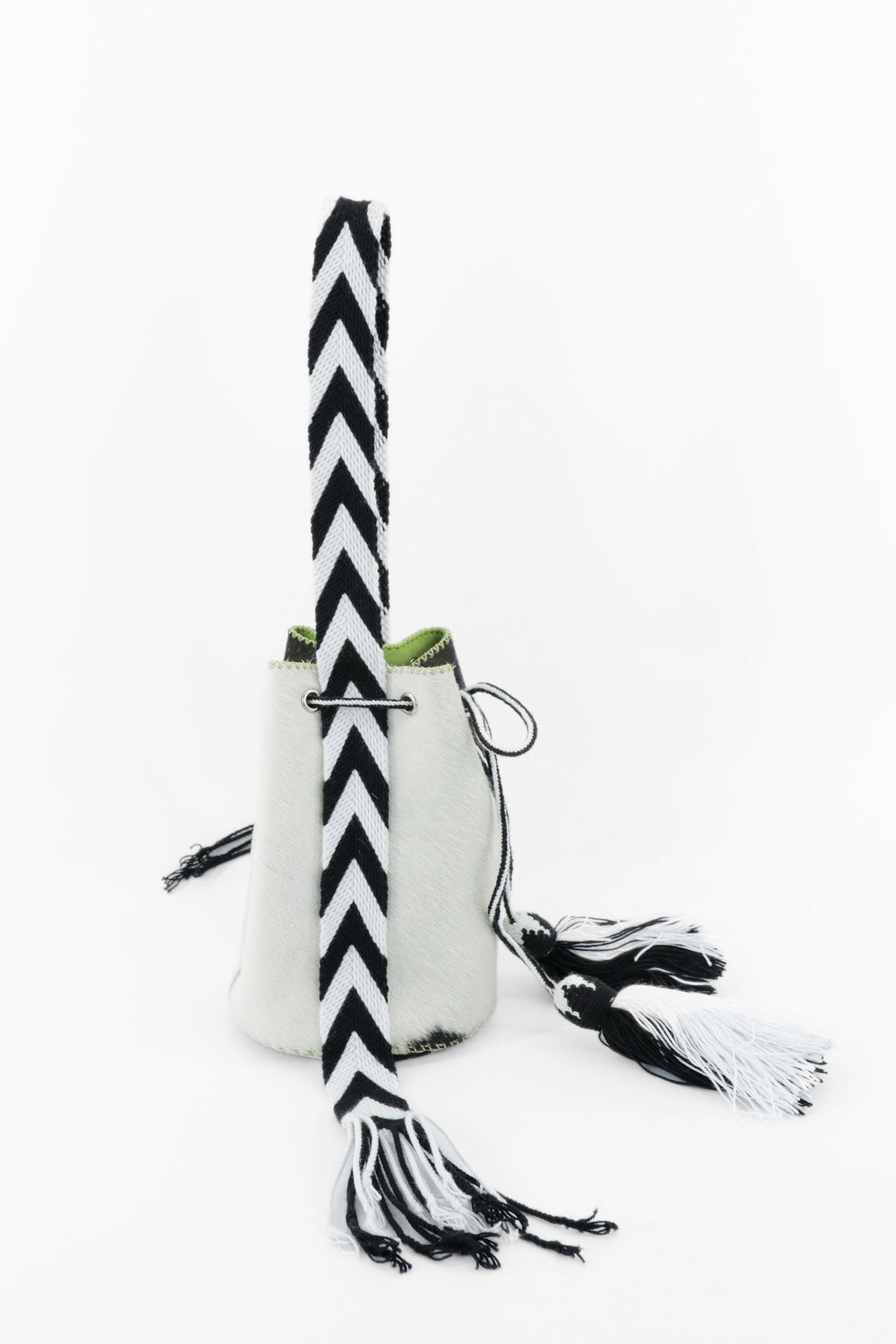 APÜNÜ BUCKET BAG SMALL FURRY / B&W -  LIGHT LIME GREEN #140004