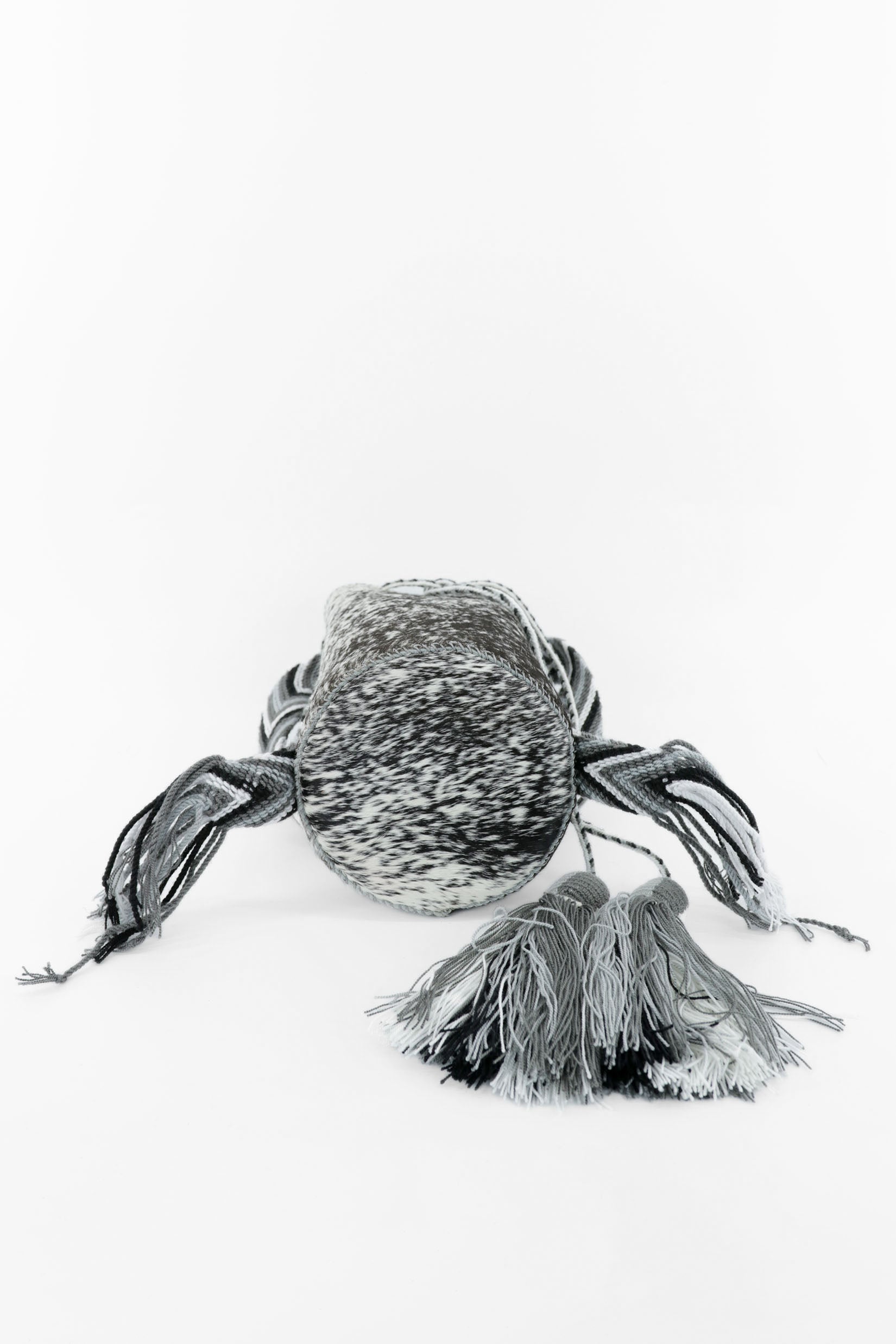 APÜNÜ BUCKET BAG SMALL FURRY / B&W - LIGHT GRAY #140002