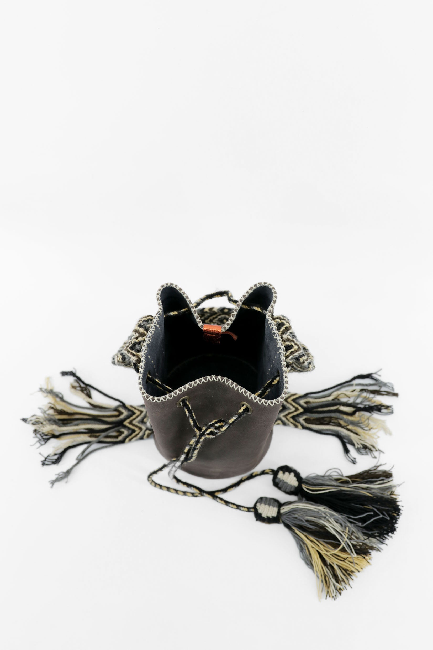 APÜNÜ BUCKET BAG SMALL / DRK BRW - DRK GRAY #150002