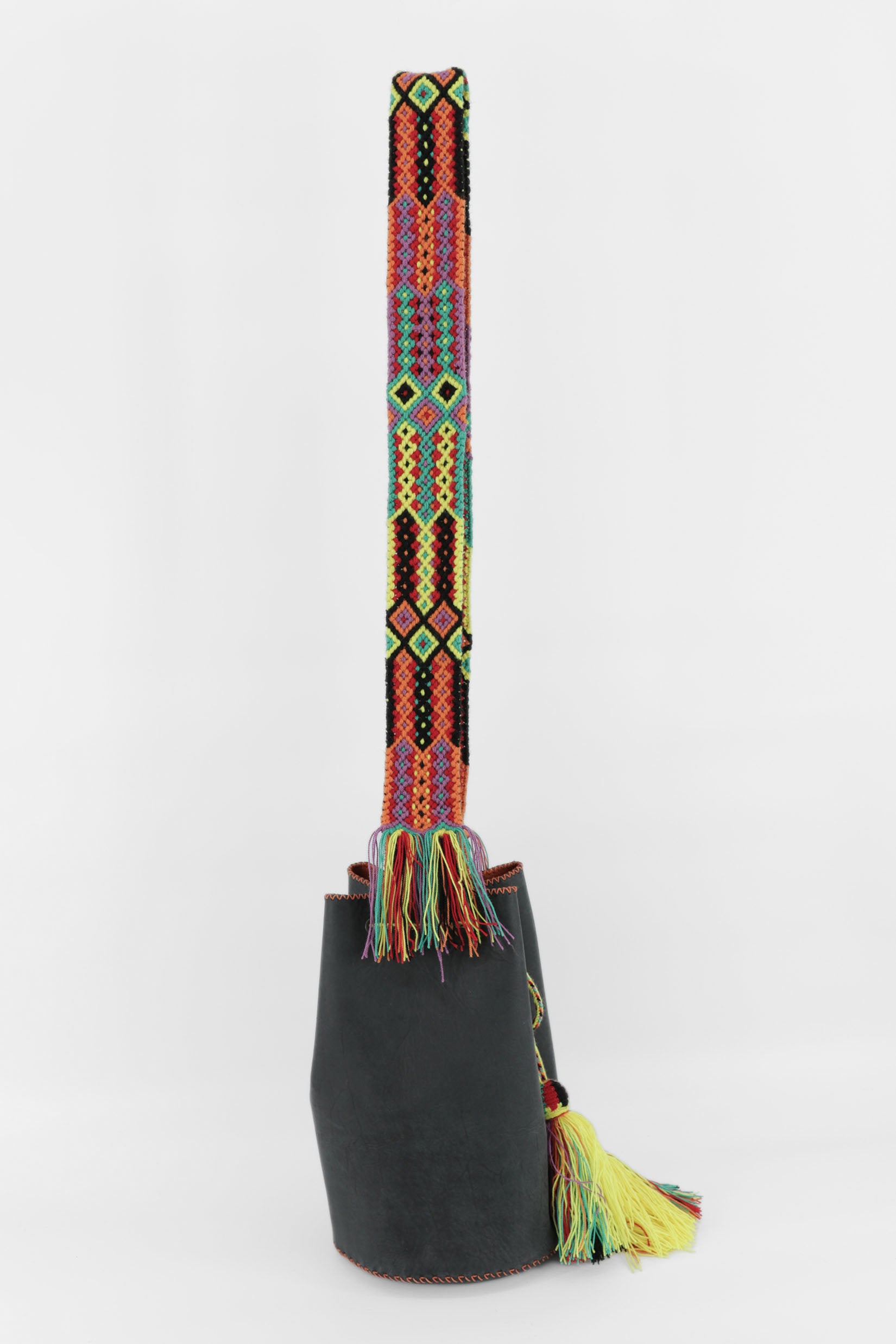 APÜNÜ BUCKET BAG LARGE / BLACK - ORANGE #110026