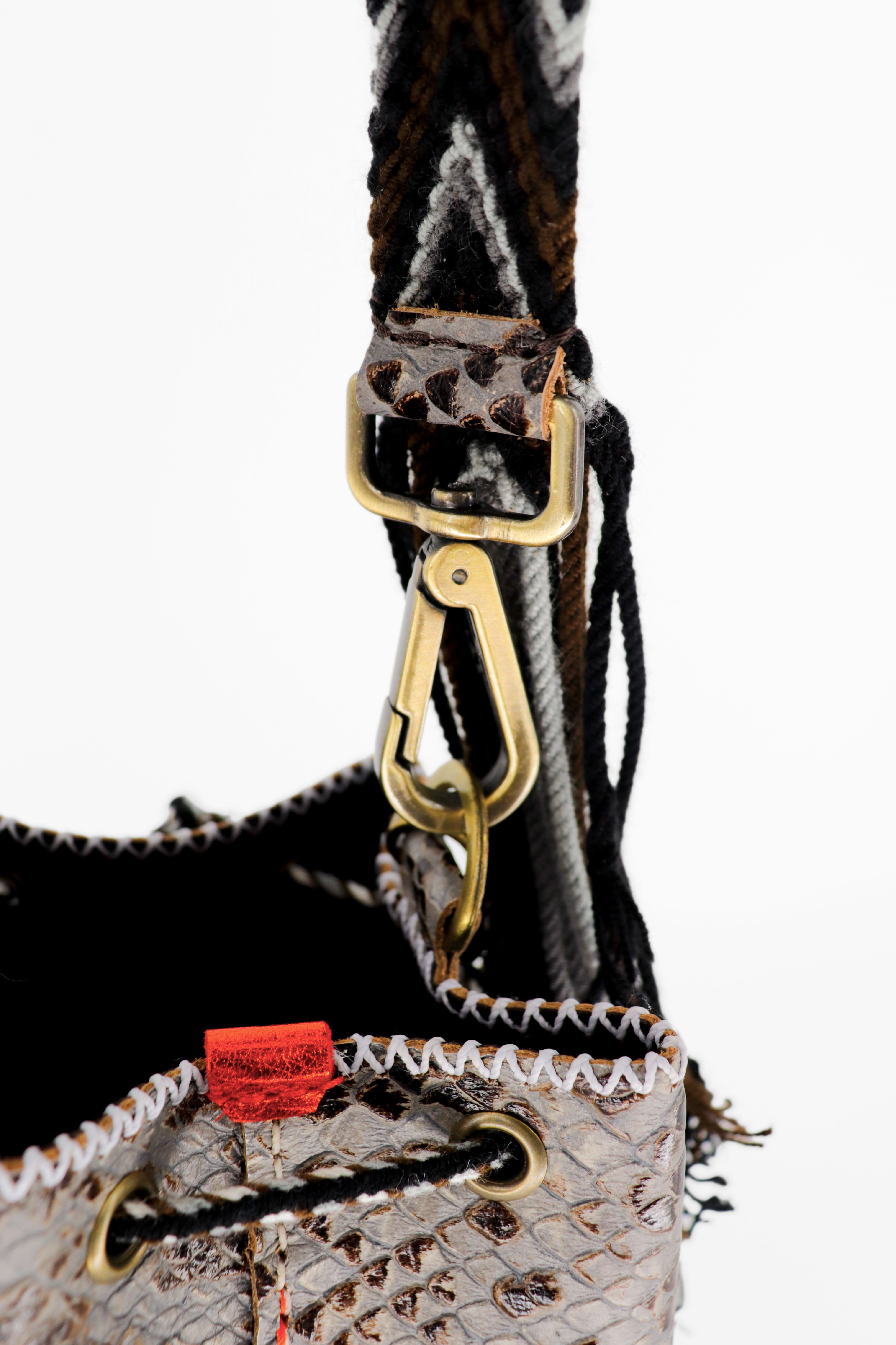 APÜNÜ BUCKET BAG X-SMALL / BRW GREY PYTHON - DRK BRW #360002