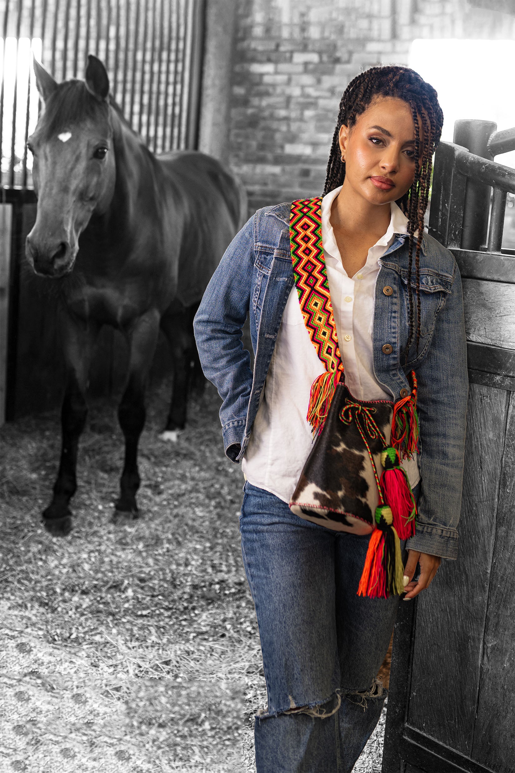 APÜNÜ BUCKET BAG SMALL FURRY / BLK&WH - FUCHSIA #130011