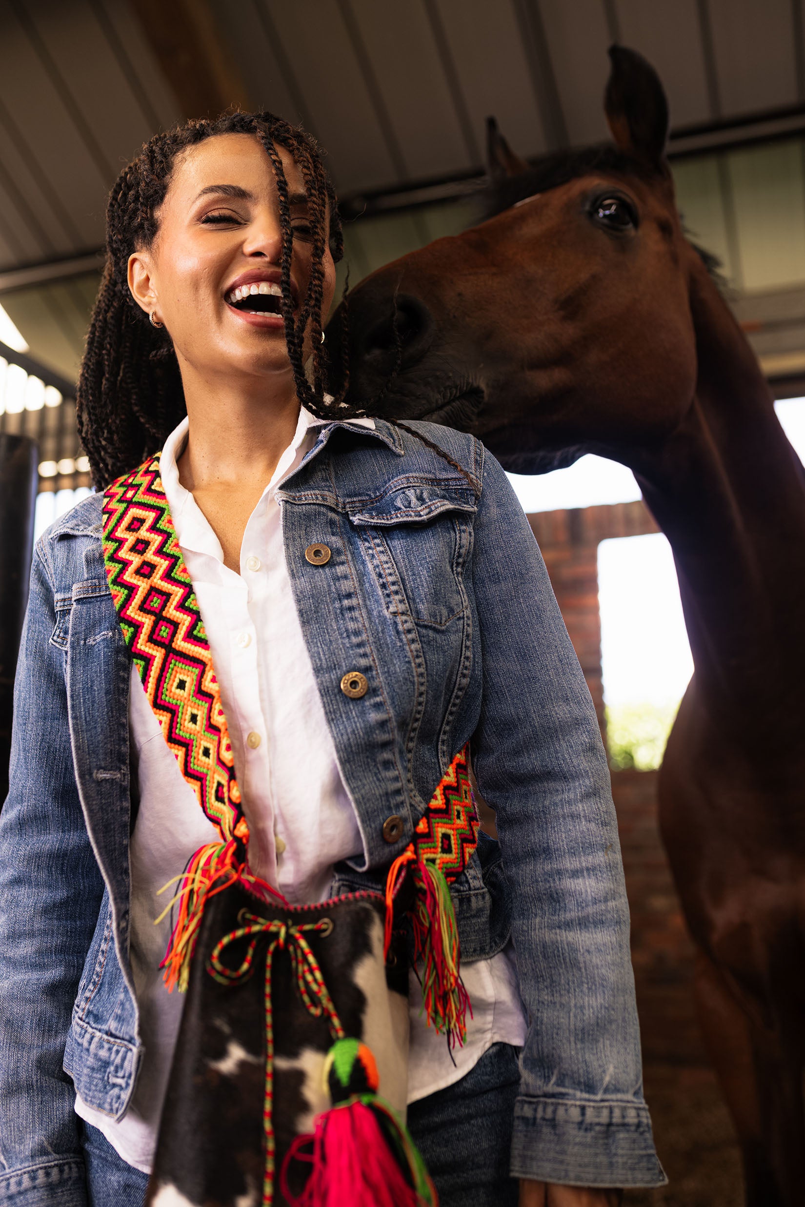 APÜNÜ BUCKET BAG SMALL FURRY / BLK&WH - FUCHSIA #130011