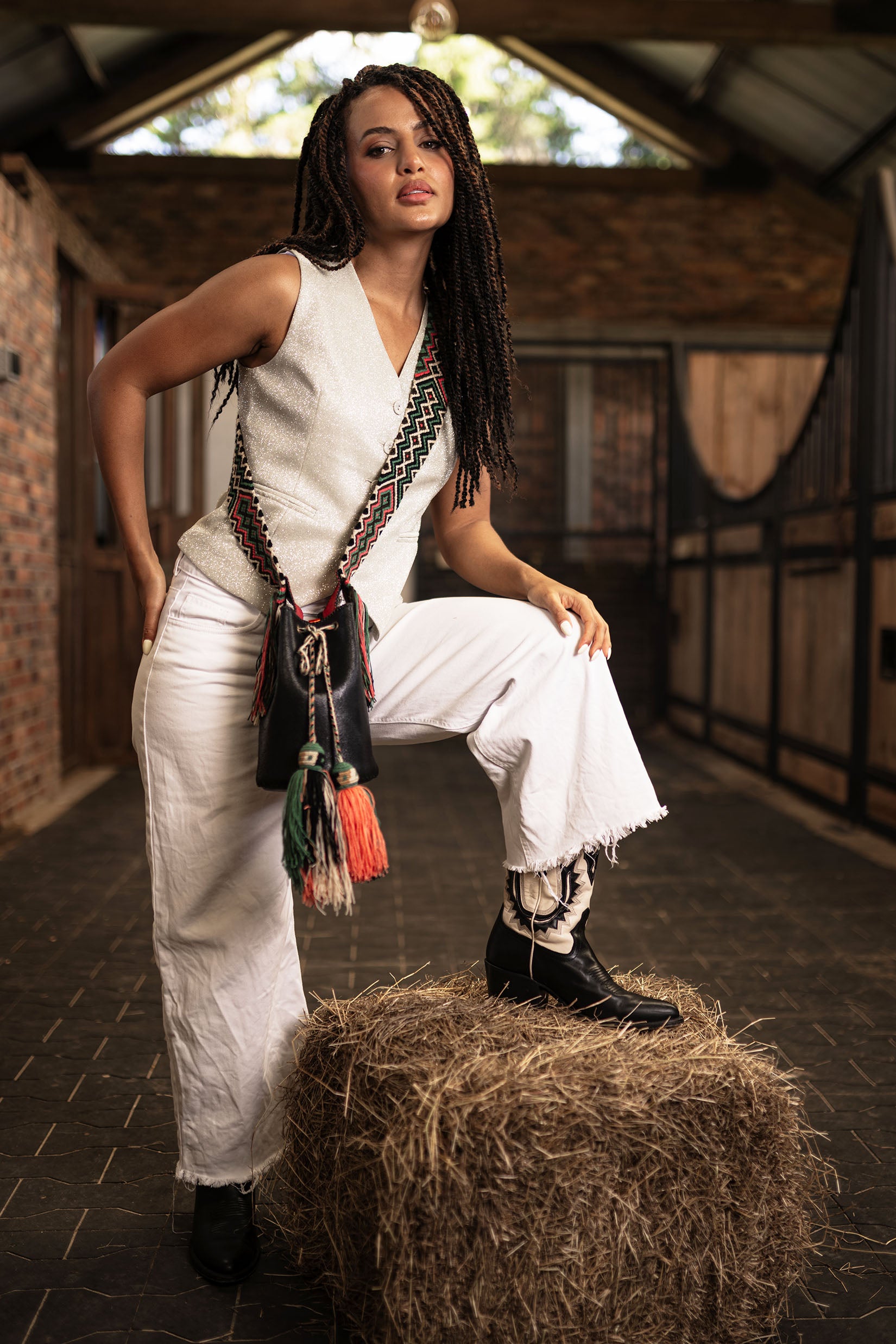 APÜNÜ BUCKET BAG SMALL / BLACK - DARK SALMON #120036