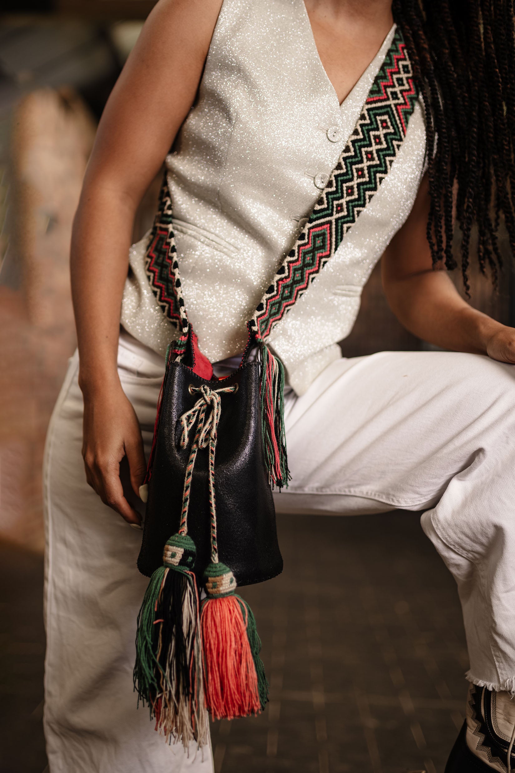 APÜNÜ BUCKET BAG SMALL / BLACK - DARK SALMON #120036