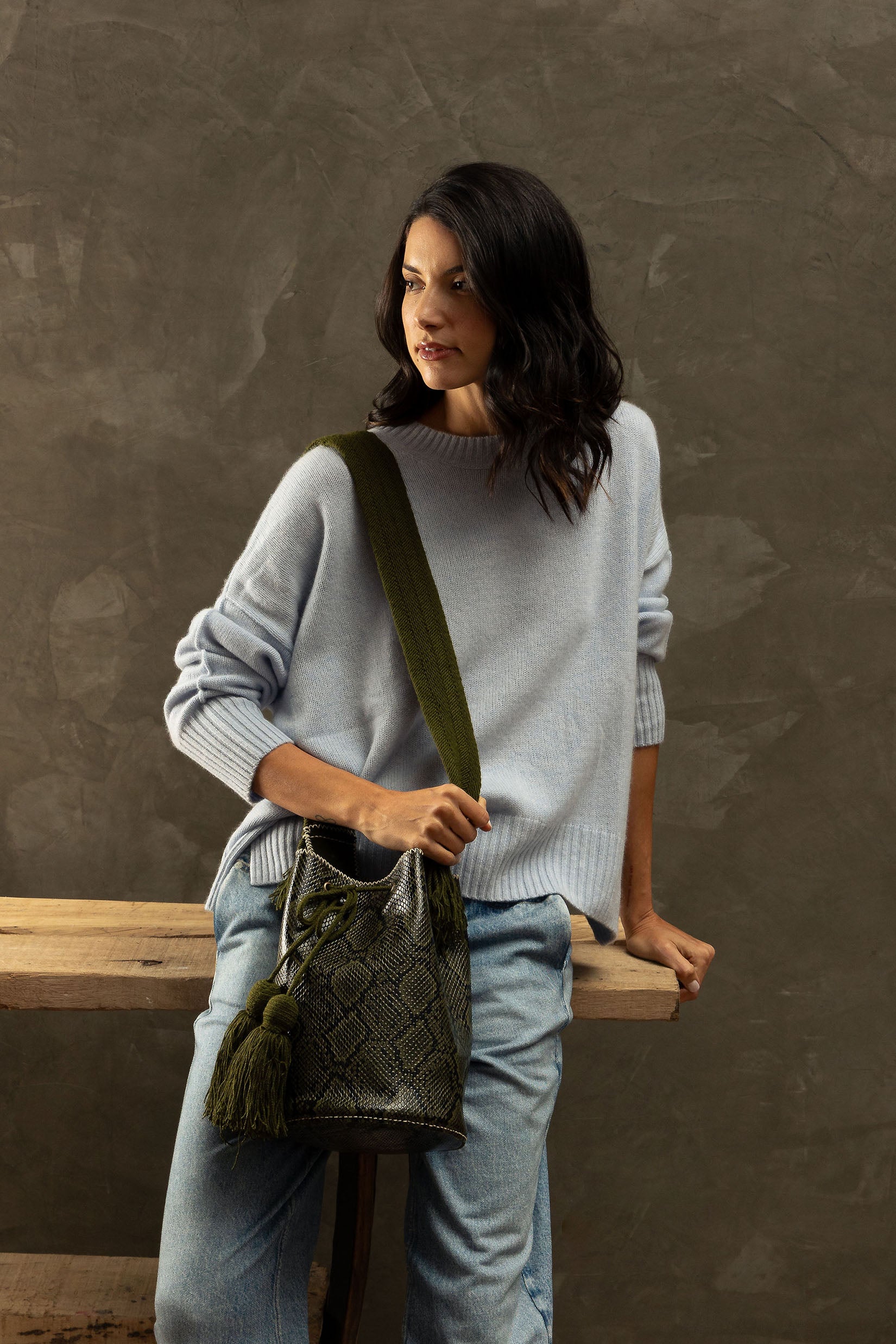 APÜNÜ BUCKET BAG LARGE / PYTHON OLIVE - OLIVE #110048