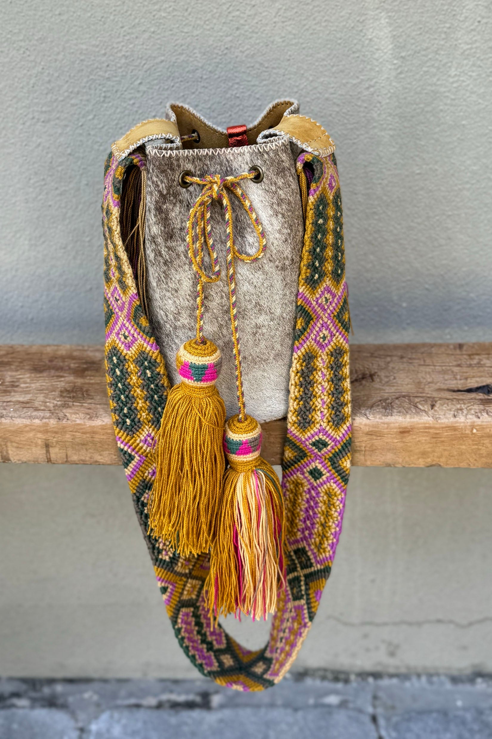 APÜNÜ BUCKET BAG SMALL FURRY / TAUPE&WH - LIGHT MUSTARD #130007