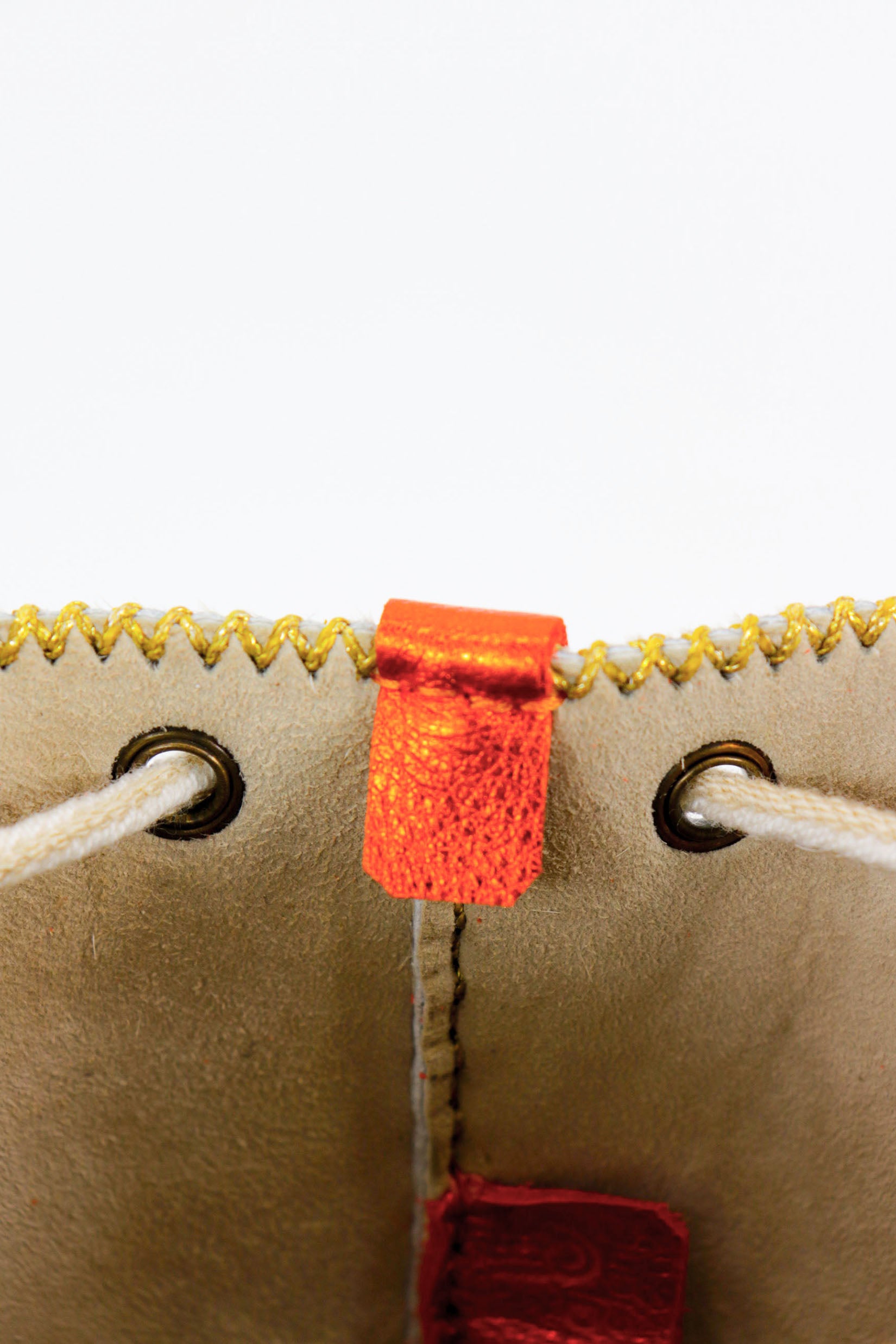 APÜNÜ BUCKET BAG X-SMALL FURRY / GOLD - BEIGE #350012