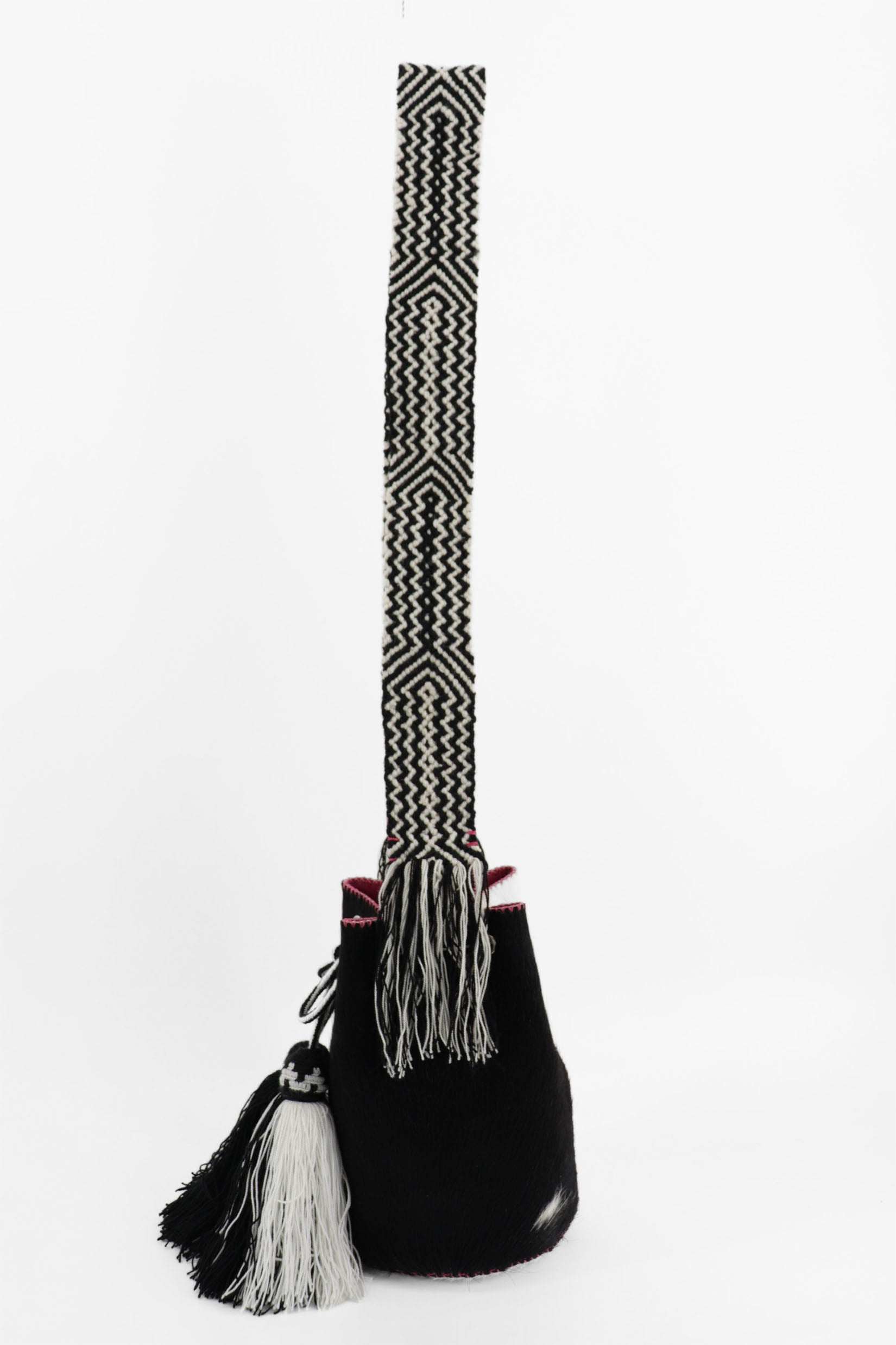 APÜNÜ BUCKET BAG SMALL FURRY / BLK&WH - FUCHSIA #130019