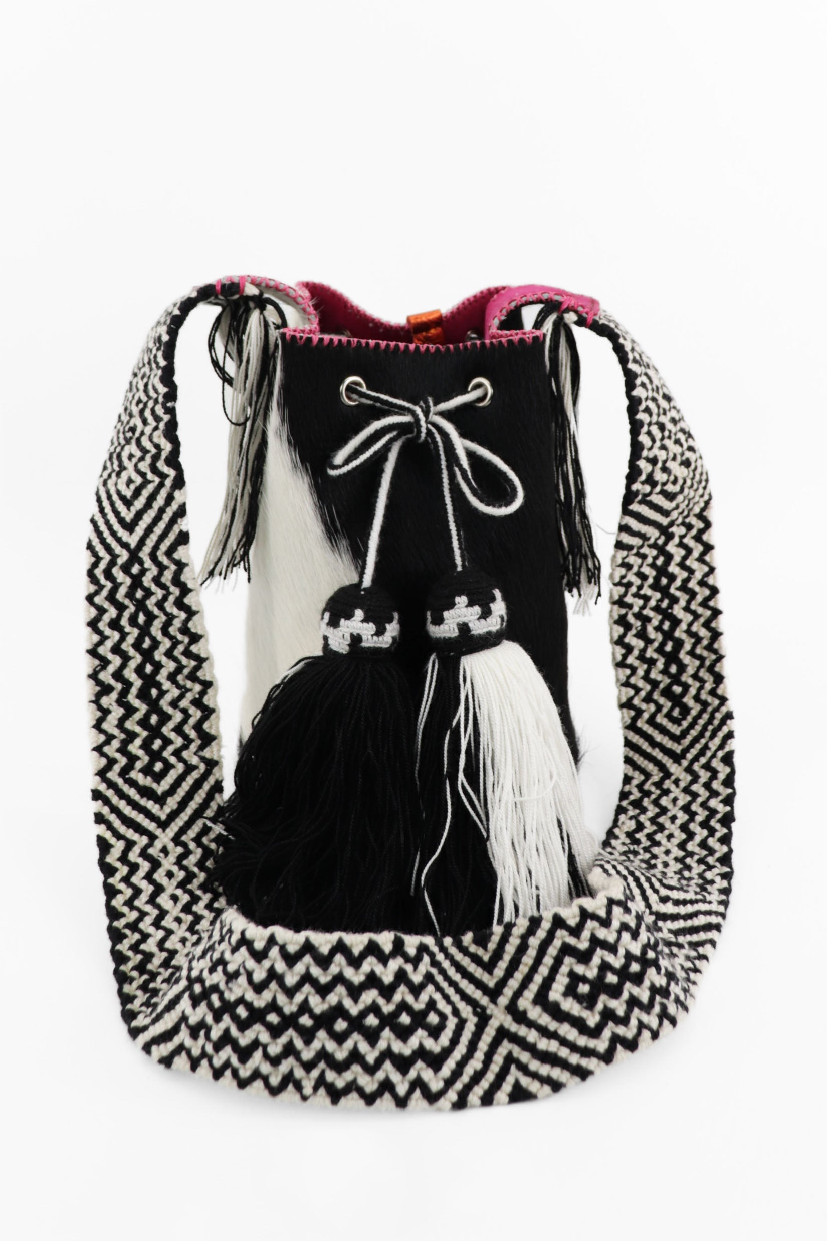 APÜNÜ BUCKET BAG SMALL FURRY / BLK&WH - FUCHSIA #130019