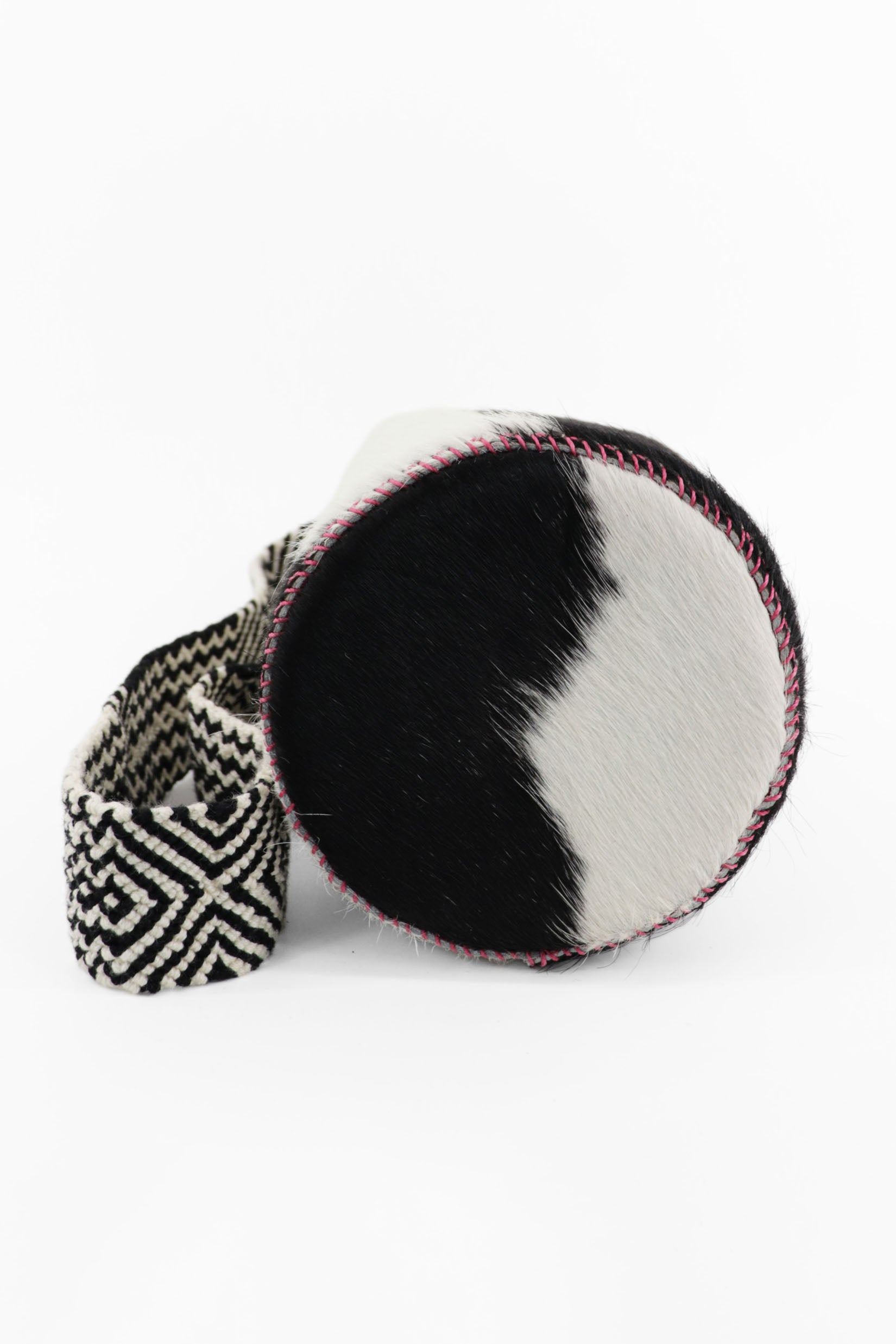 APÜNÜ BUCKET BAG SMALL FURRY / BLK&WH - FUCHSIA #130019